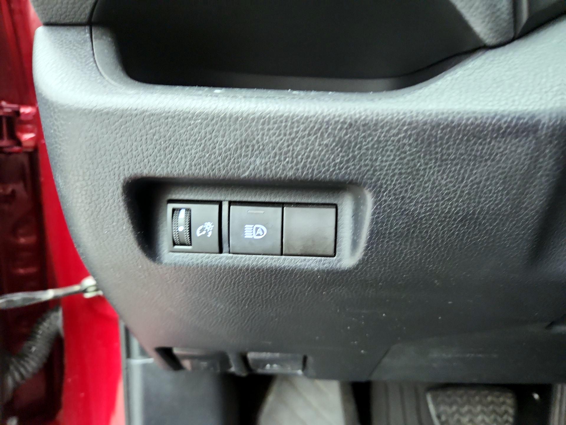 Thumbnail: 2019 Toyota RAV4 - 13