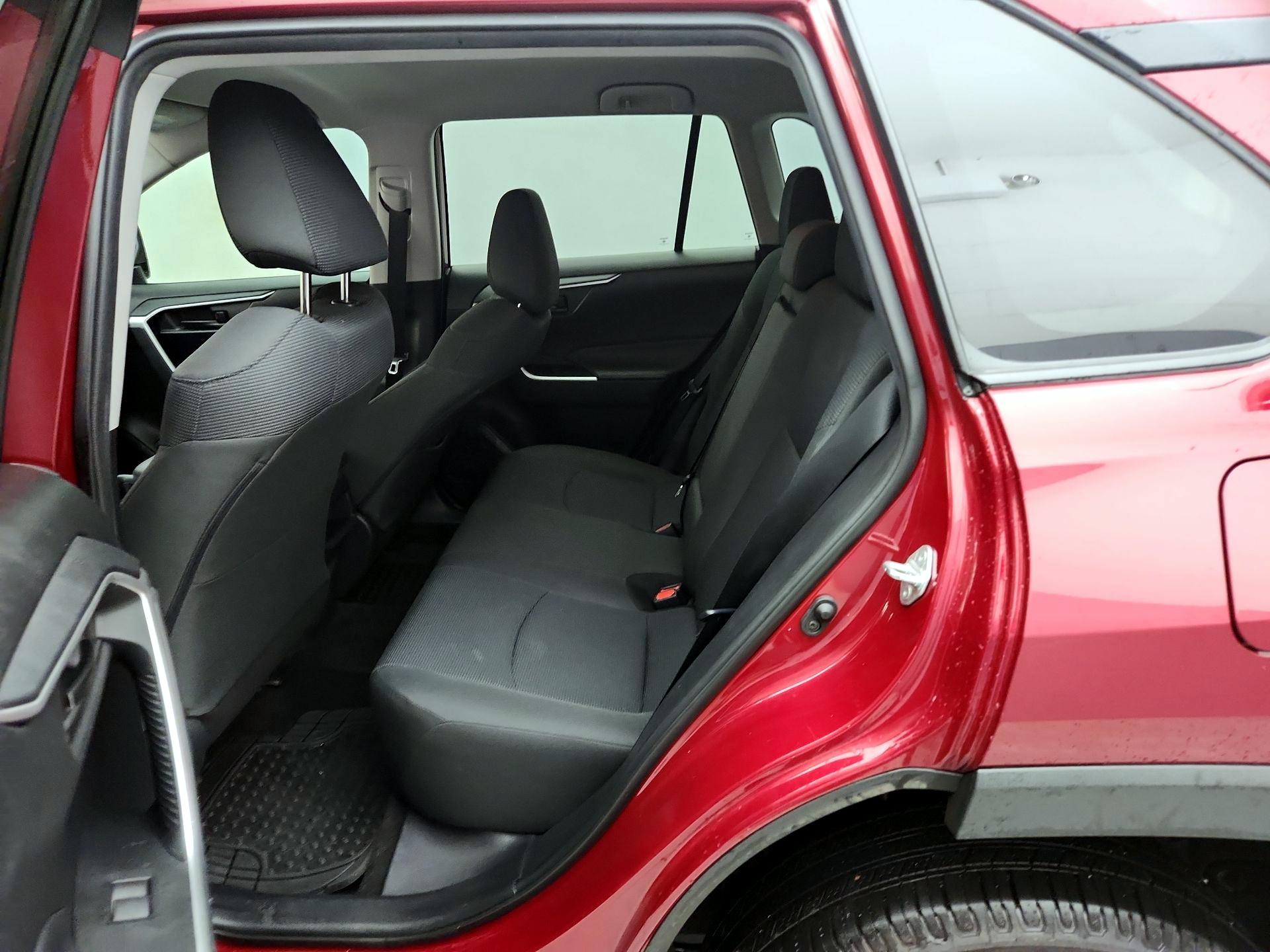 Thumbnail: 2019 Toyota RAV4 - 19