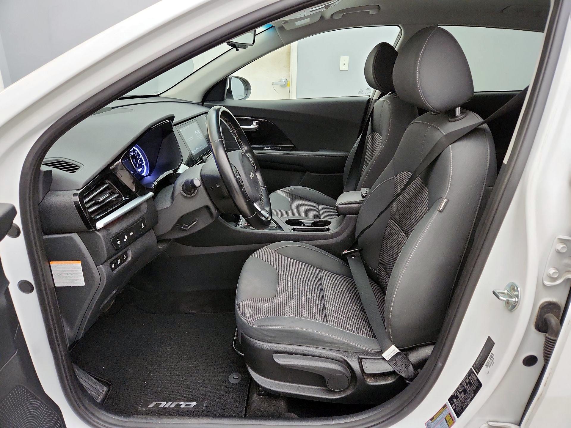 Thumbnail: 2022 Kia Niro - 11