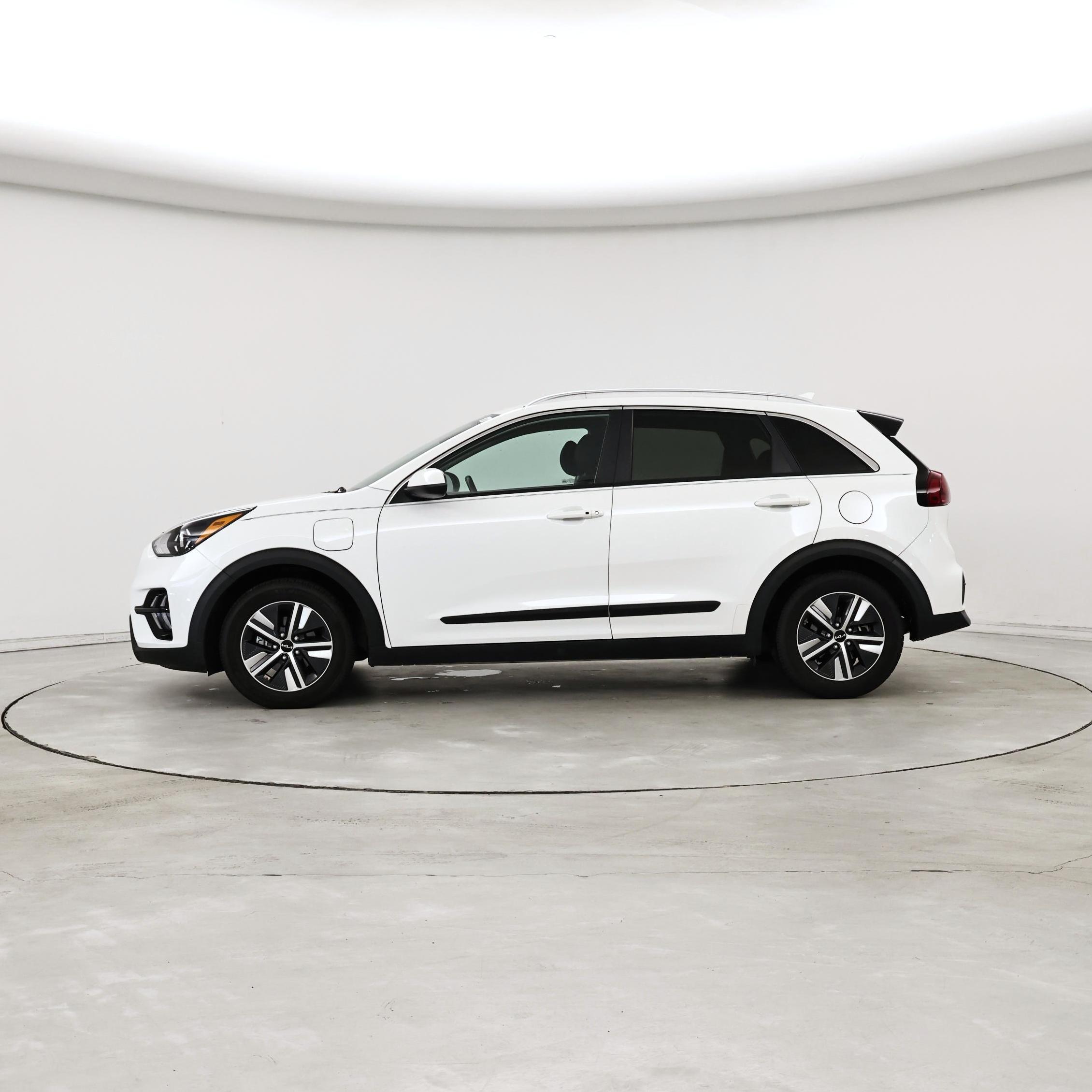 Thumbnail: 2022 Kia Niro - 3