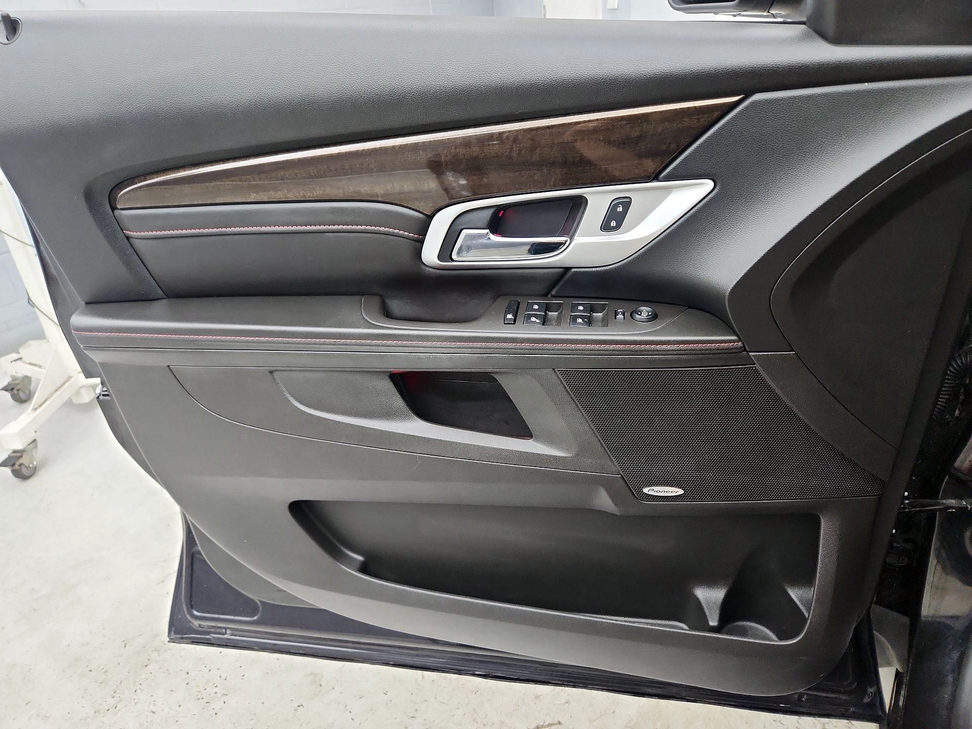 Thumbnail: 2015 GMC Terrain - 12