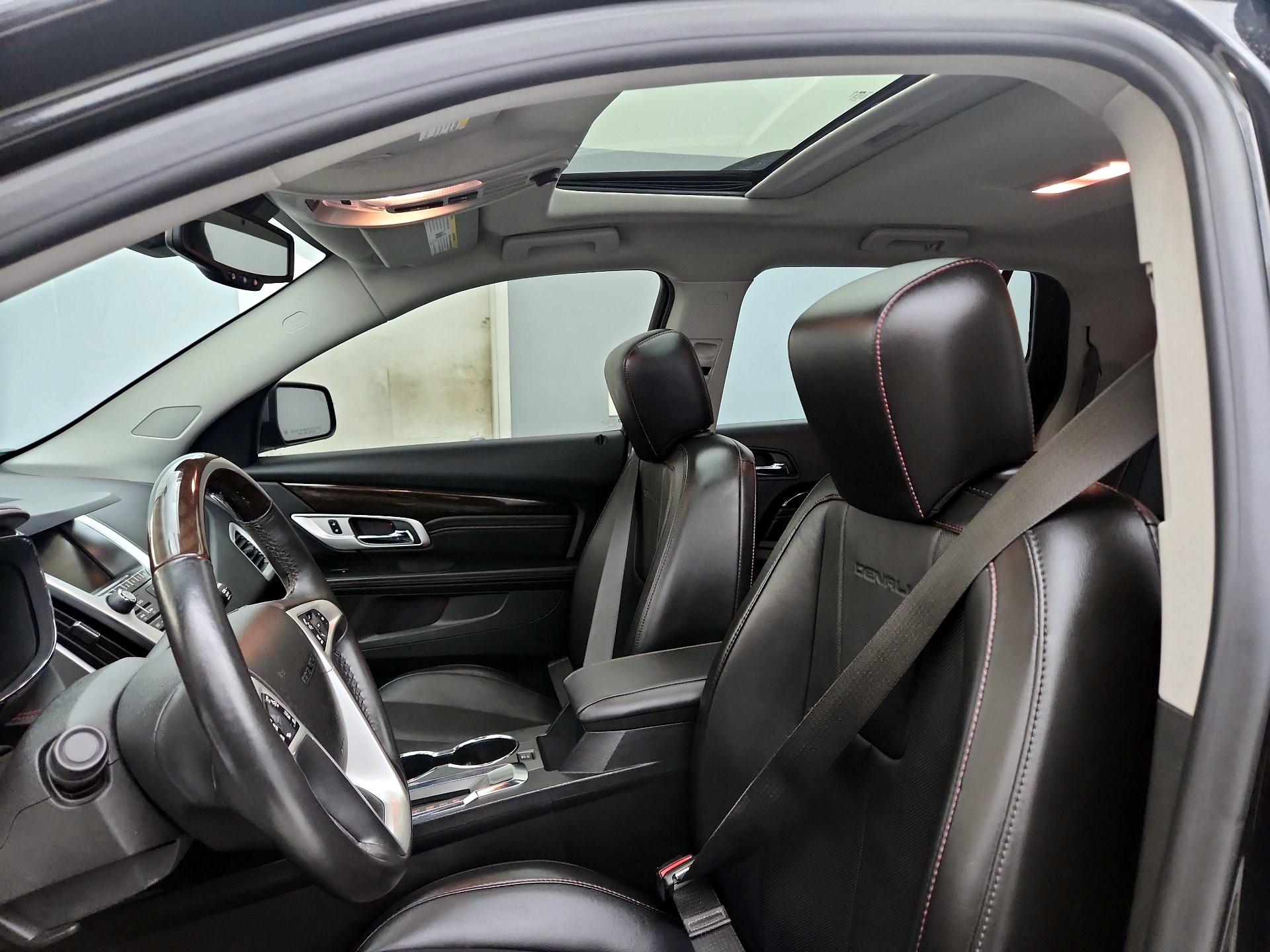 Thumbnail: 2015 GMC Terrain - 17