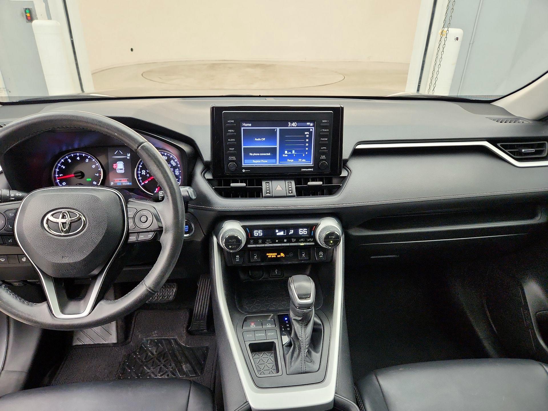 Thumbnail: 2021 Toyota RAV4 - 9