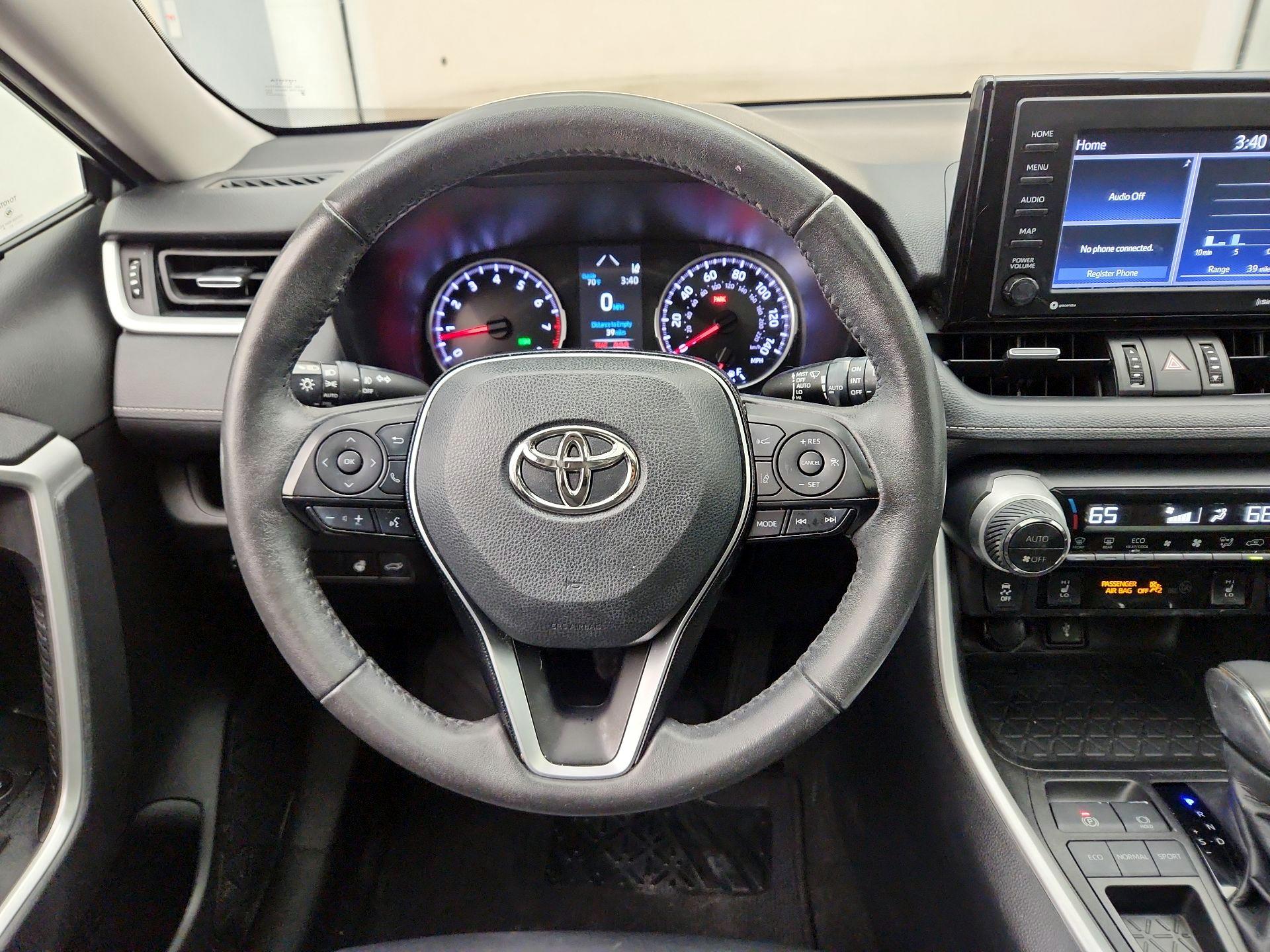 Thumbnail: 2021 Toyota RAV4 - 10