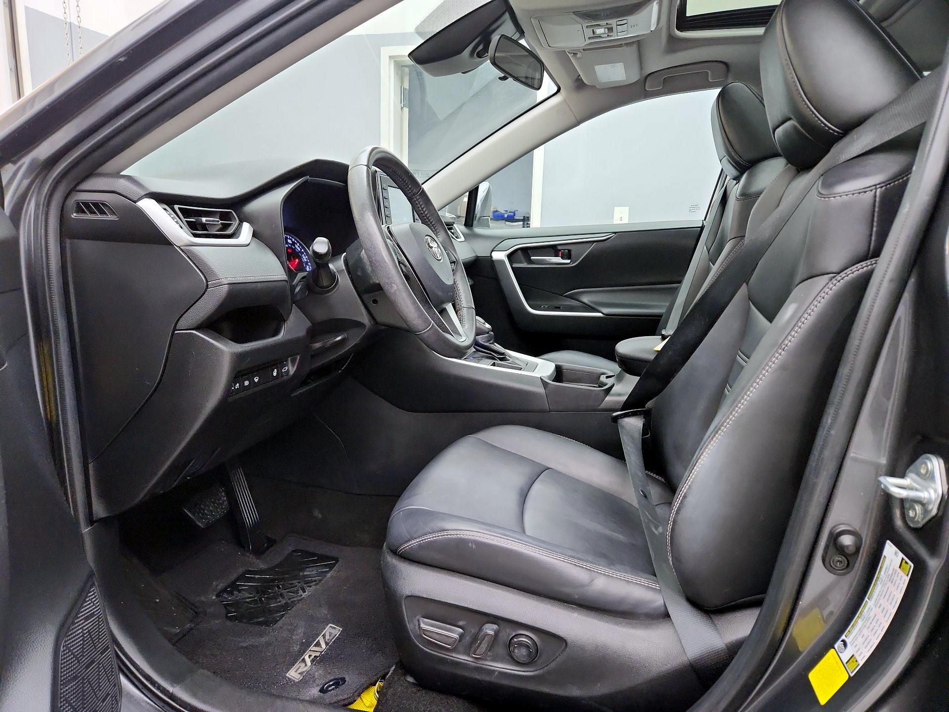 Thumbnail: 2021 Toyota RAV4 - 11