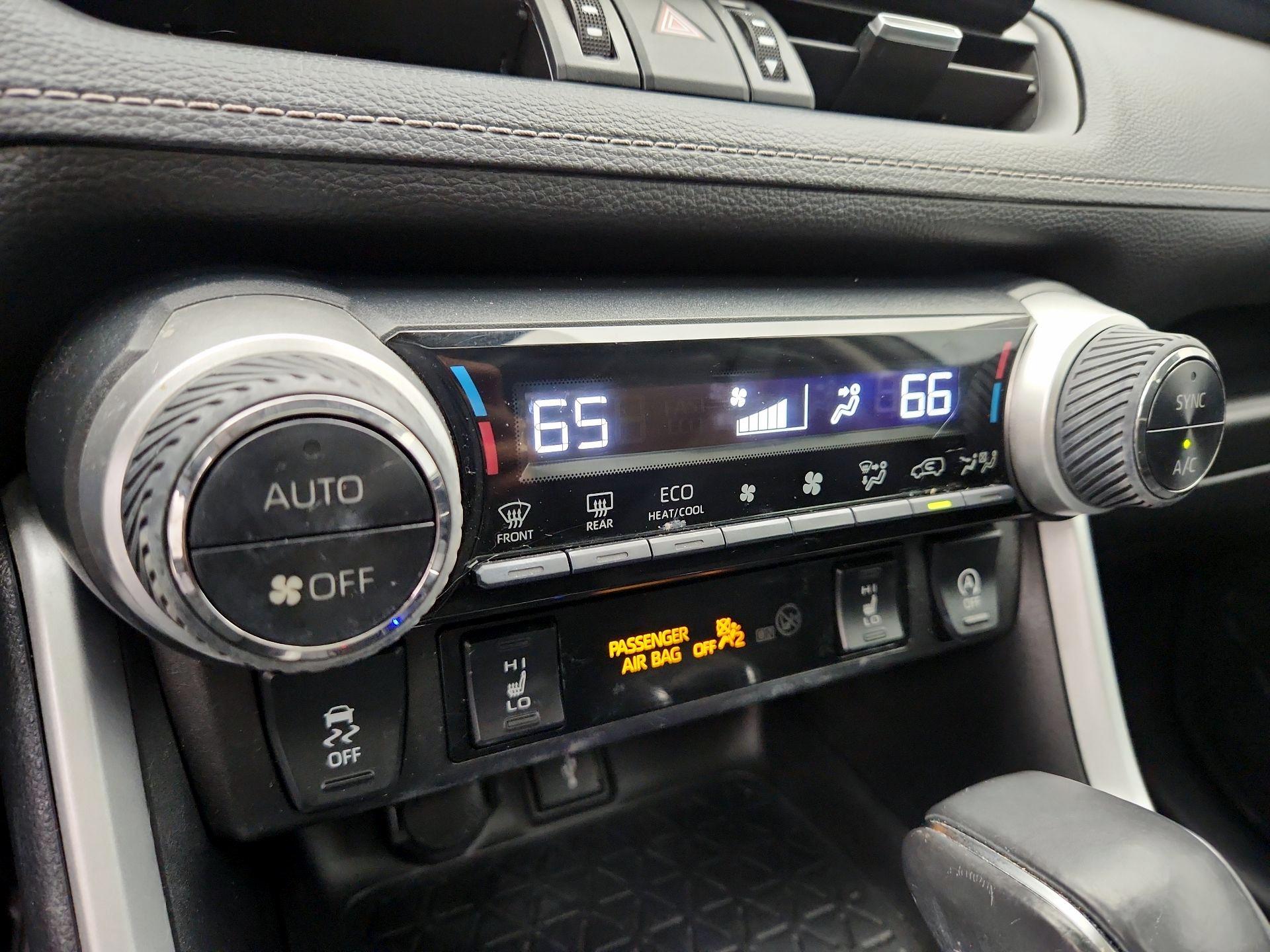 Thumbnail: 2021 Toyota RAV4 - 16