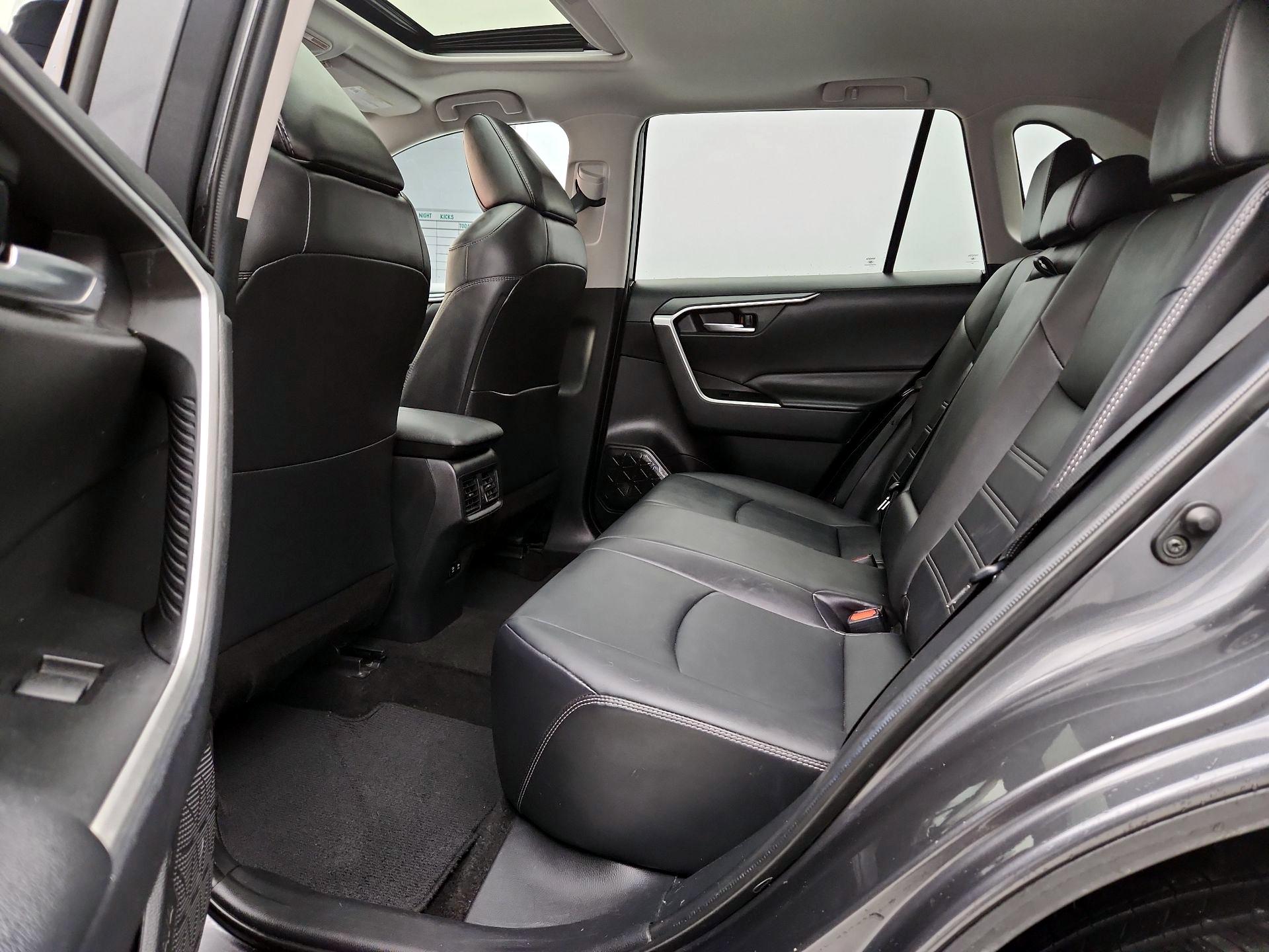 Thumbnail: 2021 Toyota RAV4 - 20