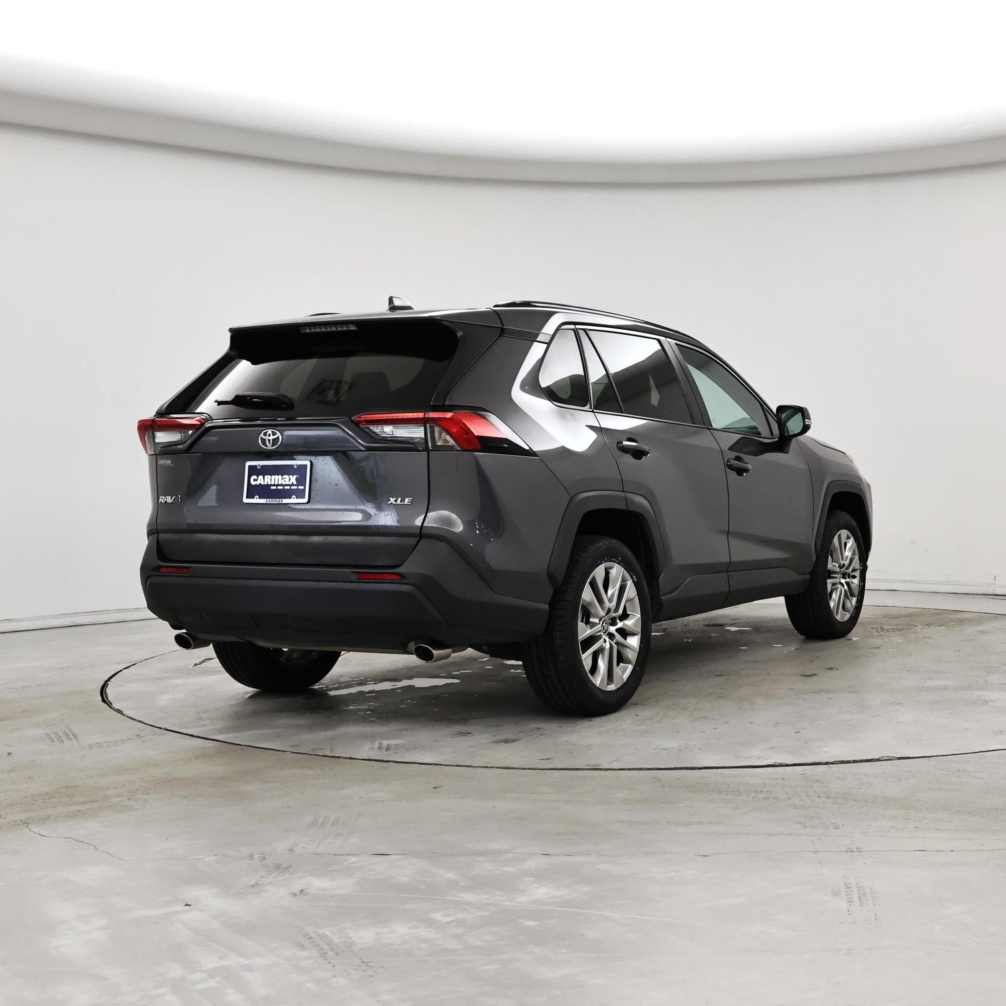 Thumbnail: 2021 Toyota RAV4 - 8