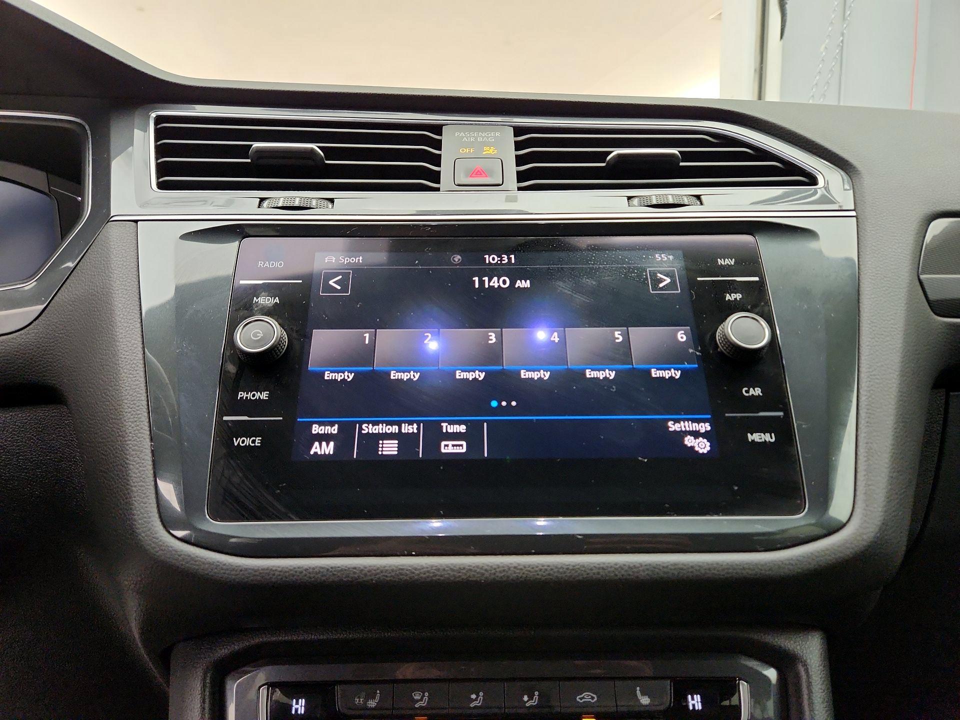 Thumbnail: 2020 Volkswagen Tiguan - 15