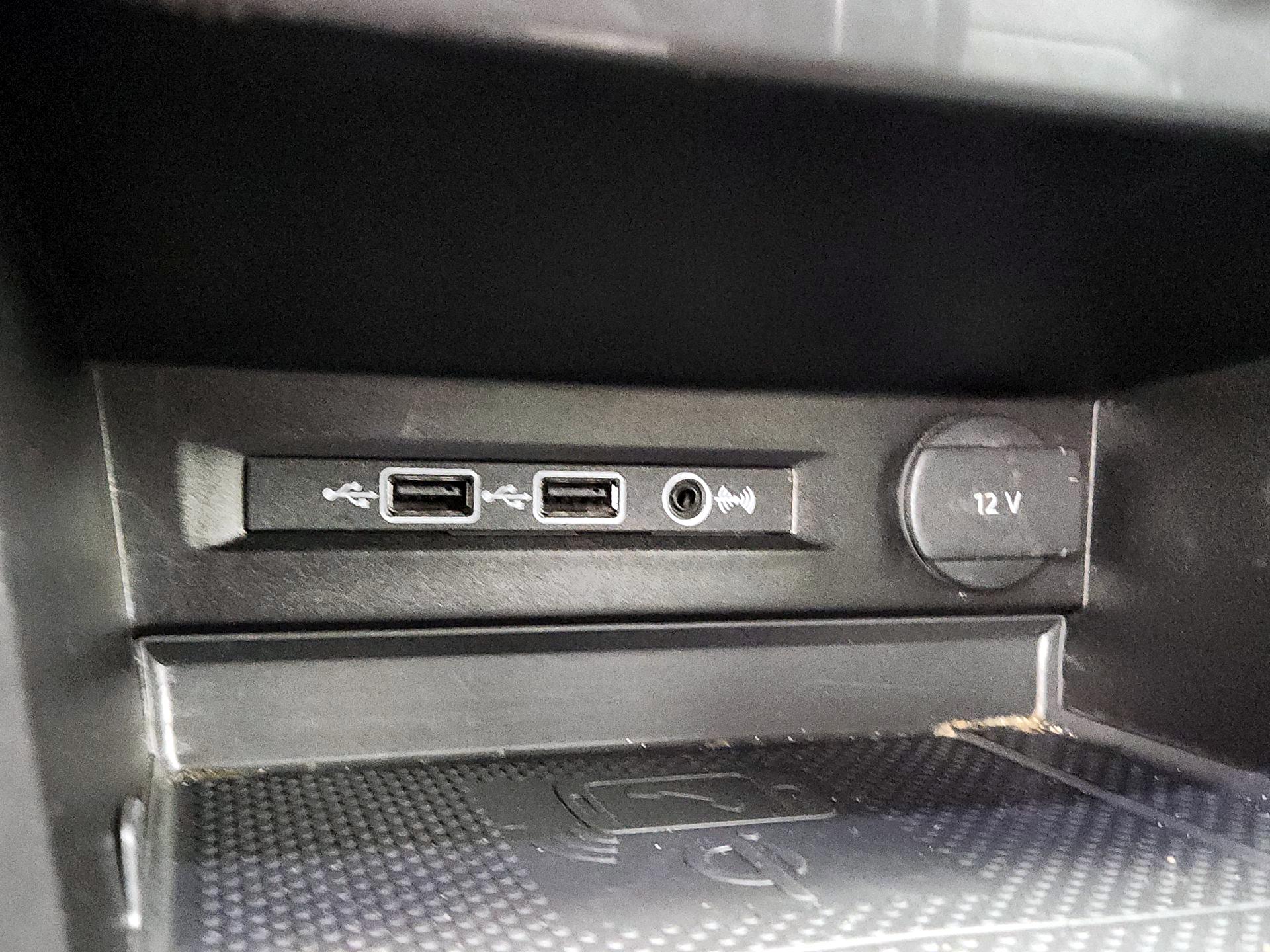 Thumbnail: 2020 Volkswagen Tiguan - 18