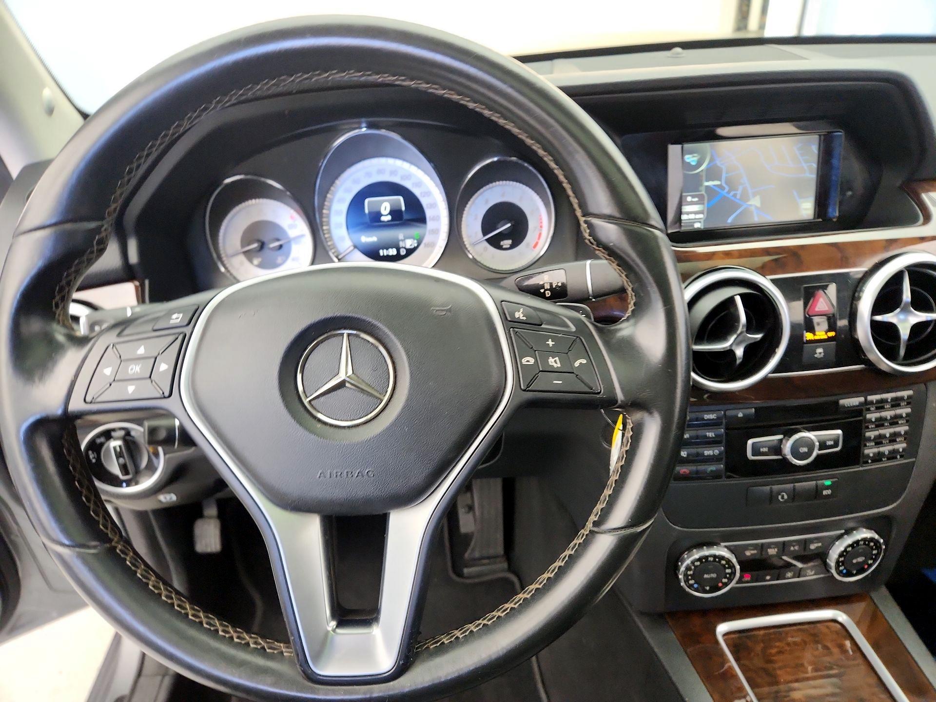 Thumbnail: 2015 Mercedes-Benz GLK - 10