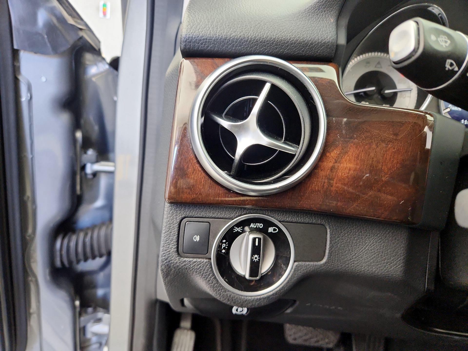Thumbnail: 2015 Mercedes-Benz GLK - 13