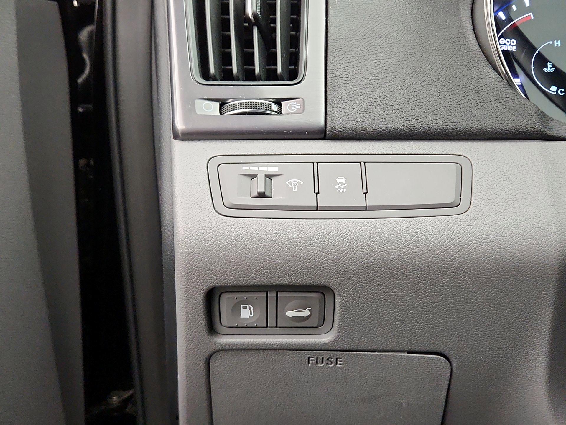 Thumbnail: 2015 Hyundai Sonata - 13