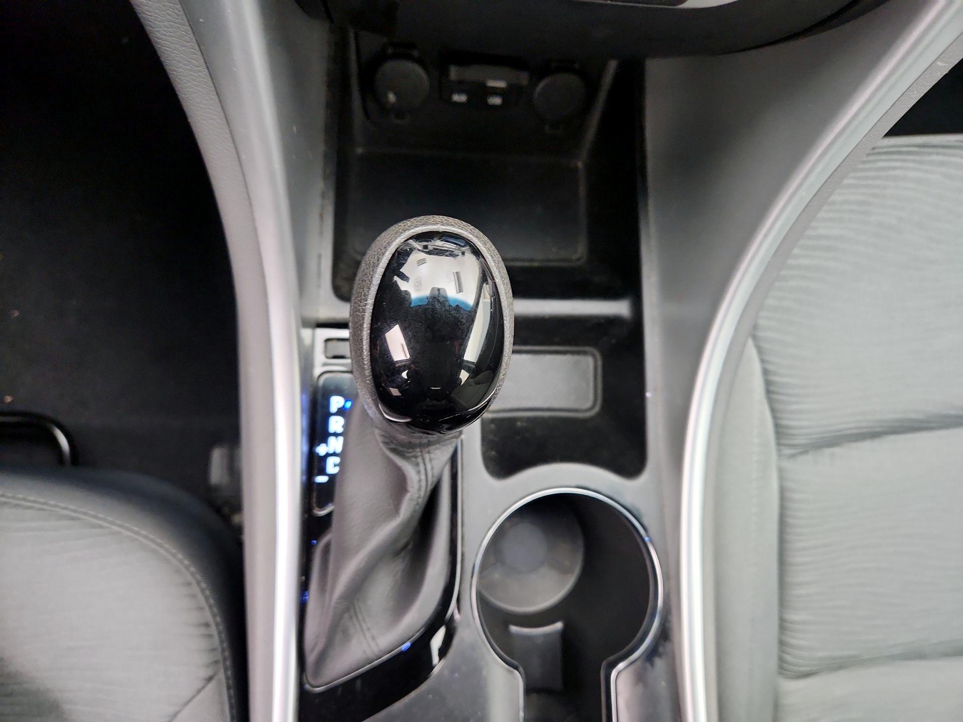 Thumbnail: 2015 Hyundai Sonata - 17