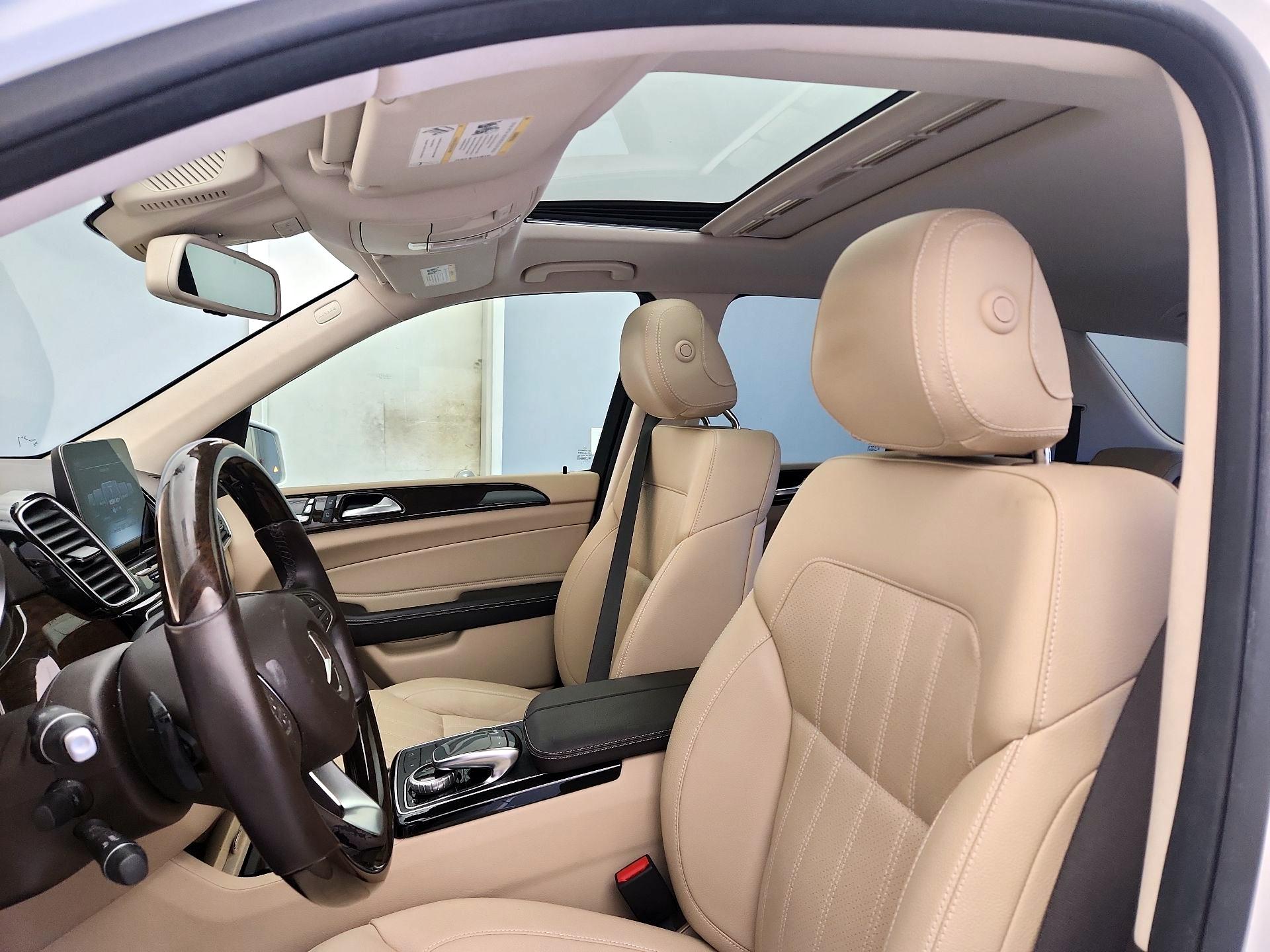 Thumbnail: 2016 Mercedes-Benz GLE - 19