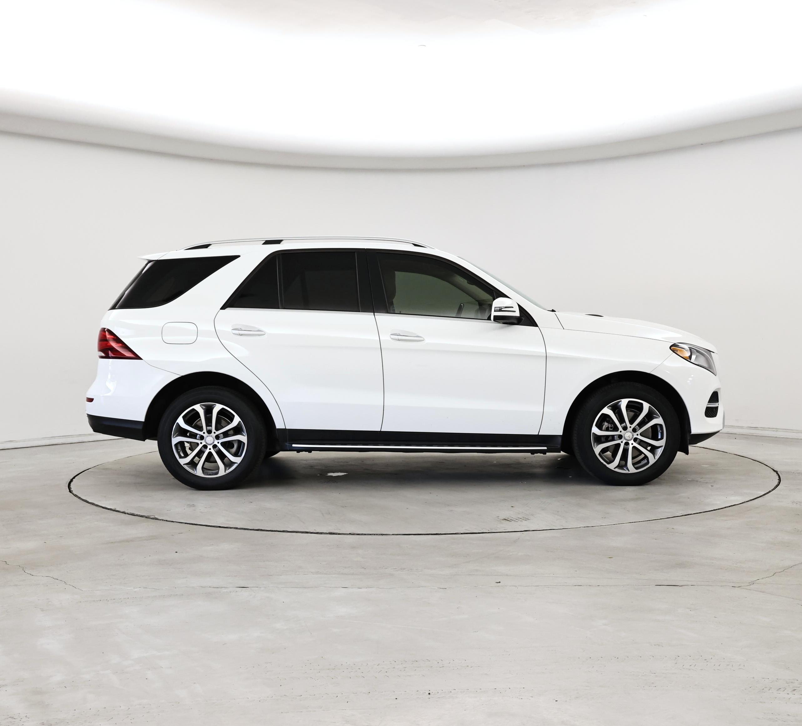 Thumbnail: 2016 Mercedes-Benz GLE - 7