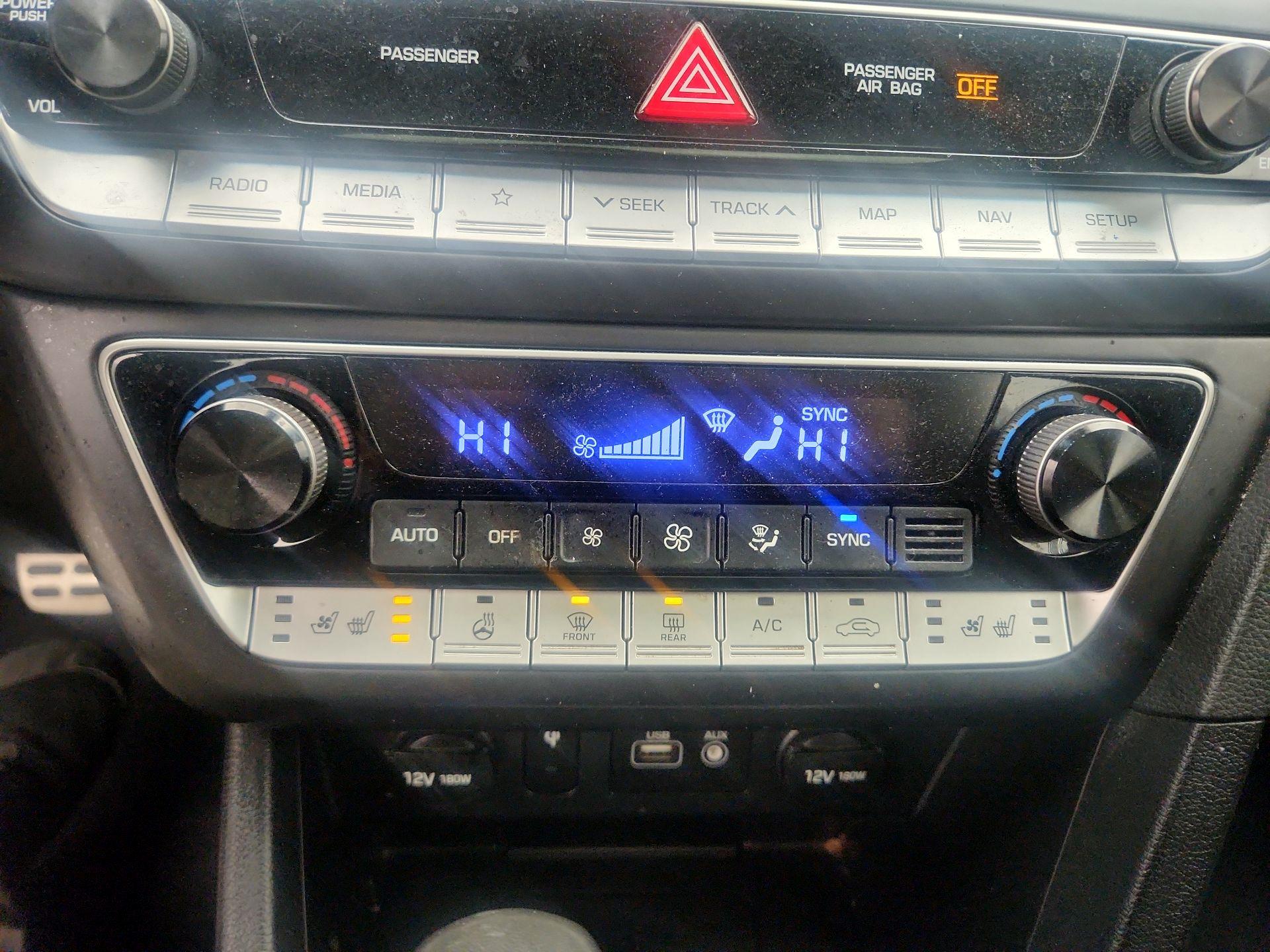 Thumbnail: 2019 Hyundai Sonata - 17