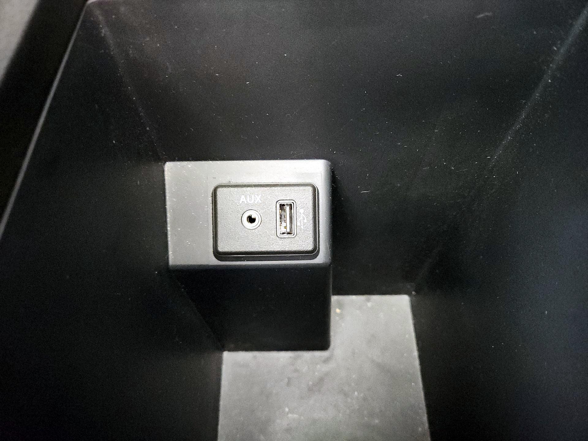 Thumbnail: 2018 Nissan Sentra - 19