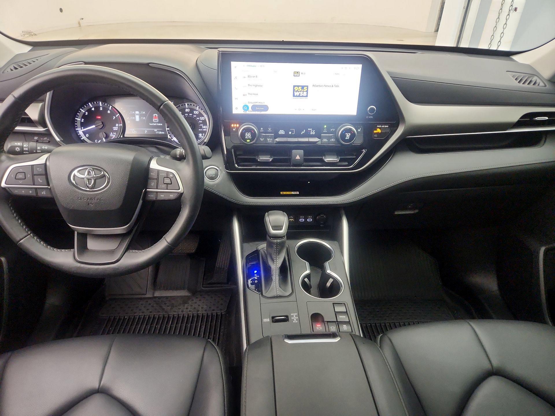 Thumbnail: 2023 Toyota Highlander - 9