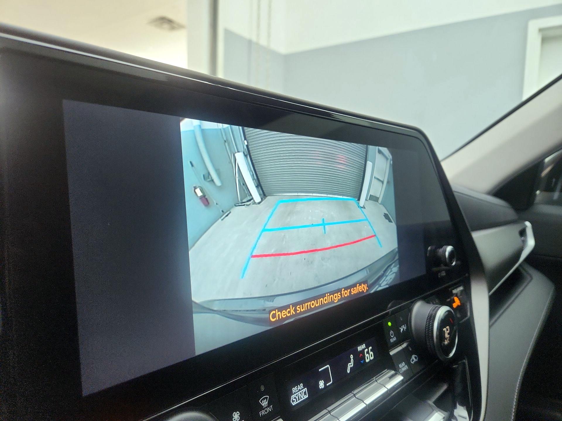 Thumbnail: 2023 Toyota Highlander - 14