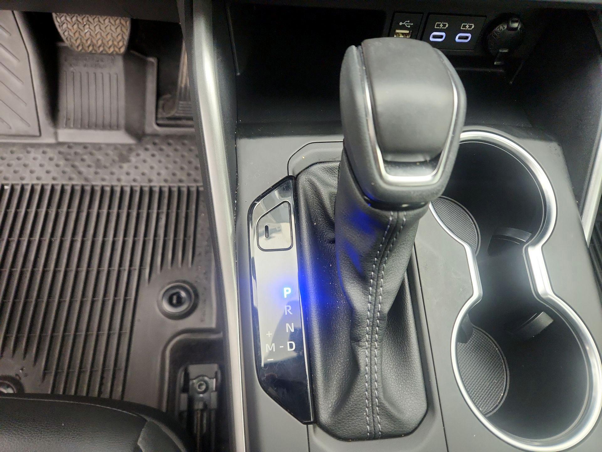 Thumbnail: 2023 Toyota Highlander - 17