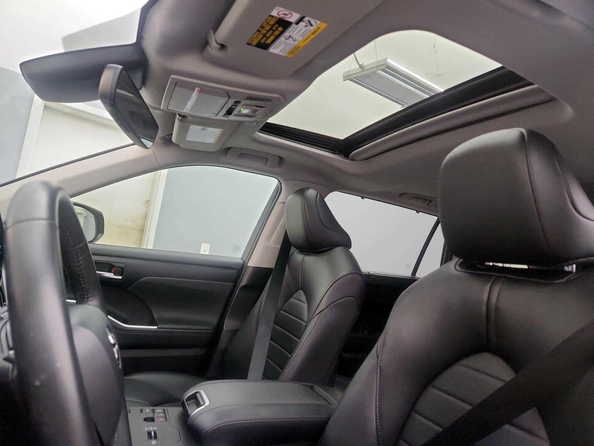 Thumbnail: 2023 Toyota Highlander - 19