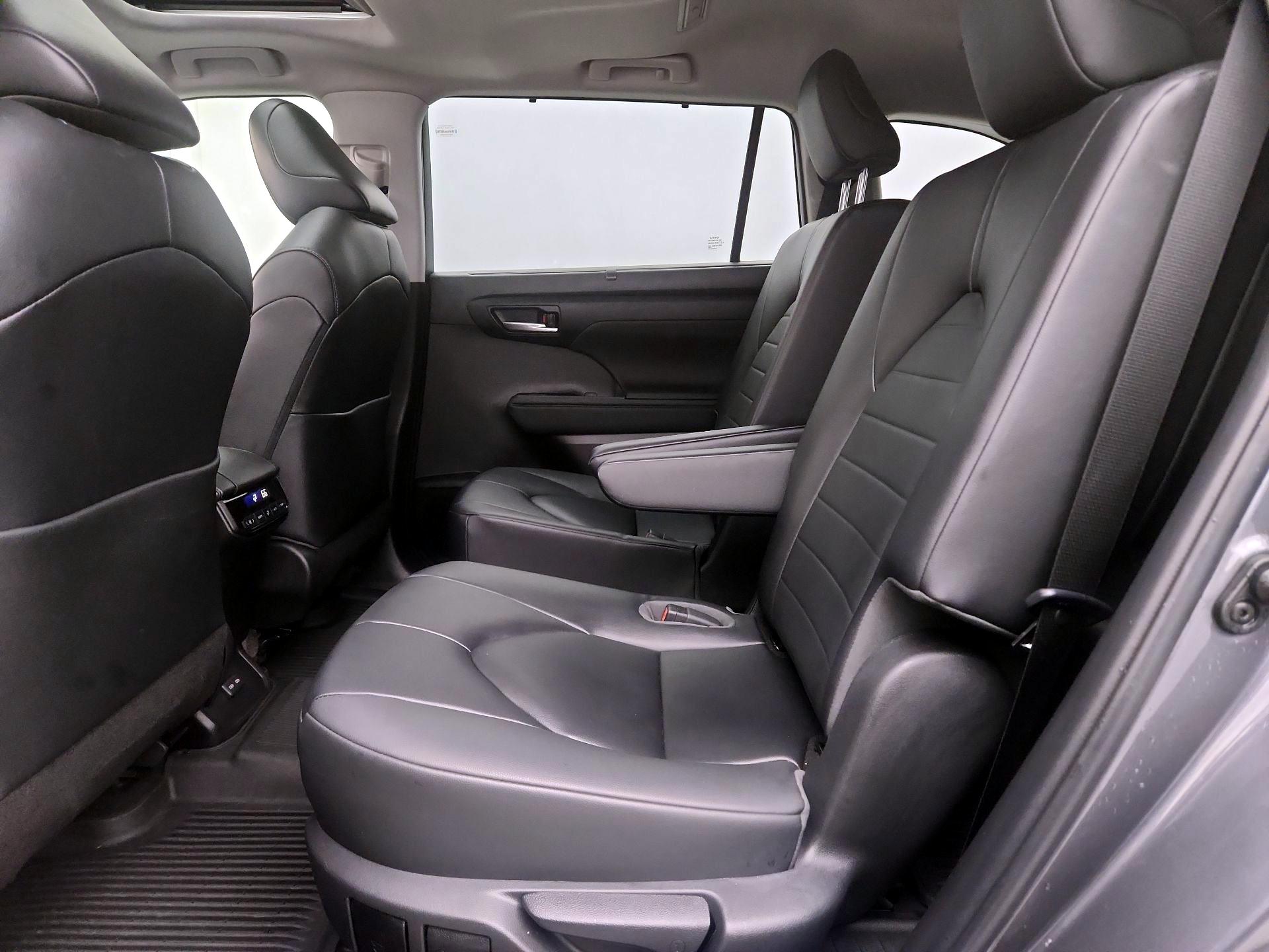 Thumbnail: 2023 Toyota Highlander - 20