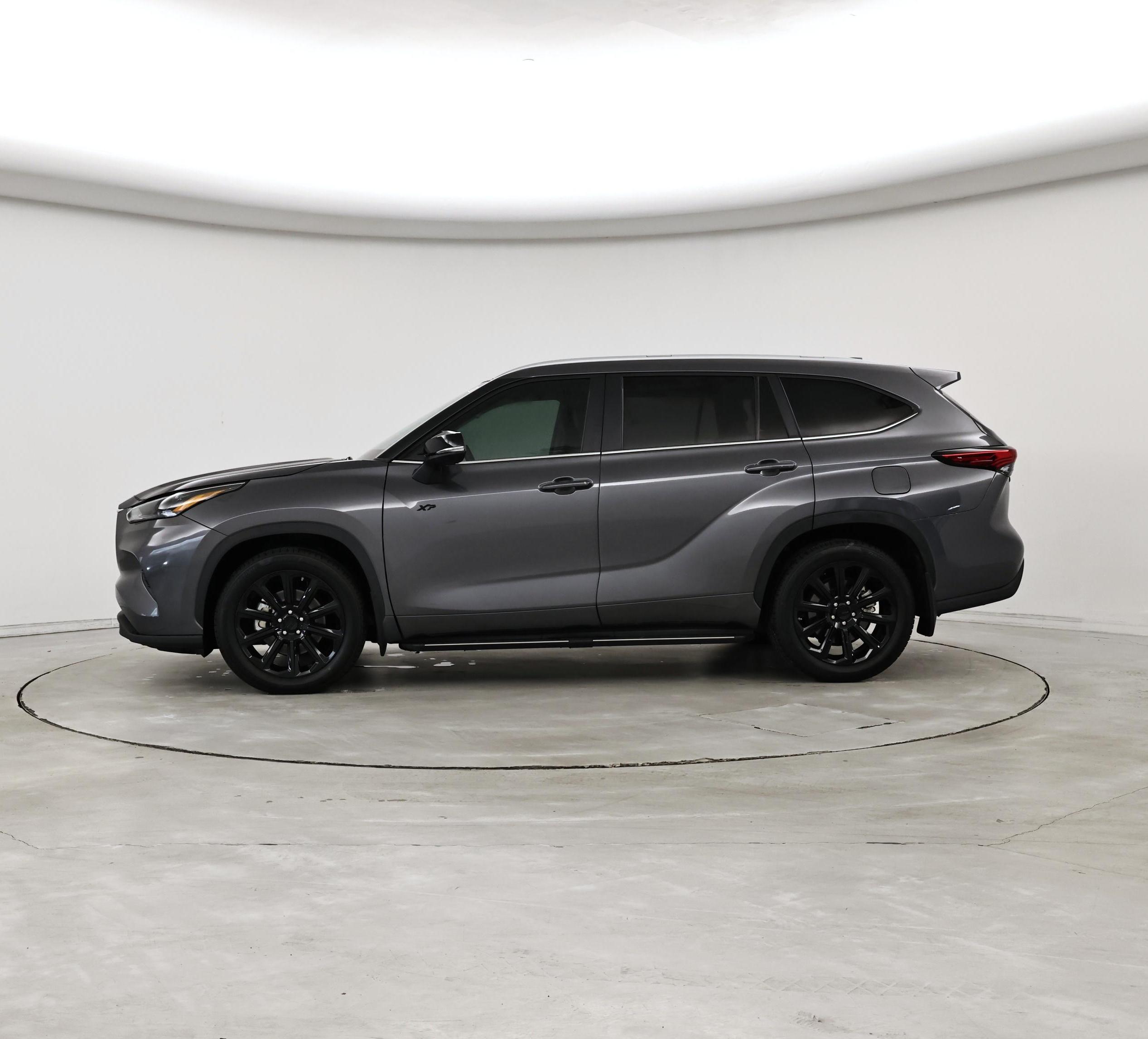 Thumbnail: 2023 Toyota Highlander - 3