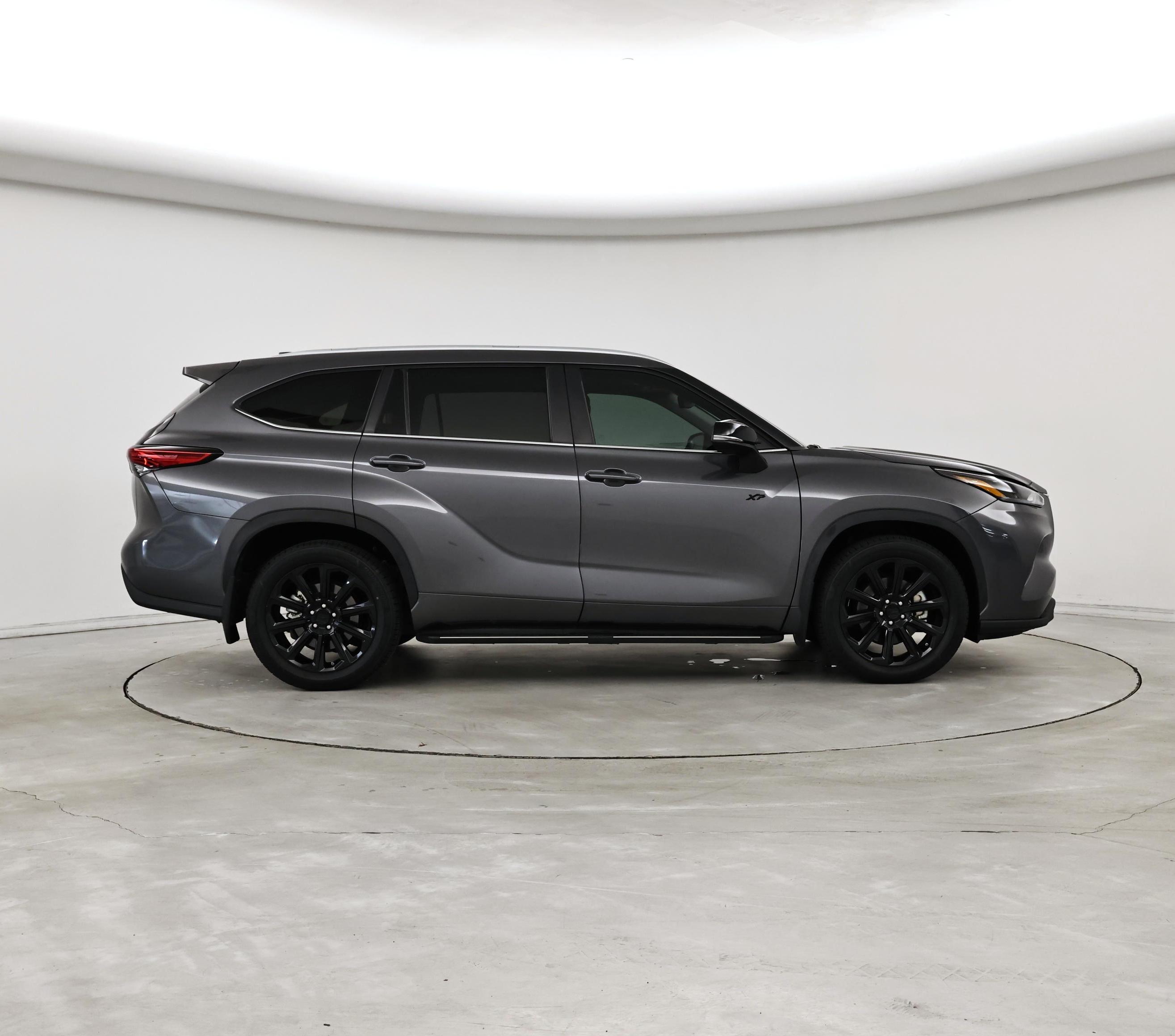 Thumbnail: 2023 Toyota Highlander - 7