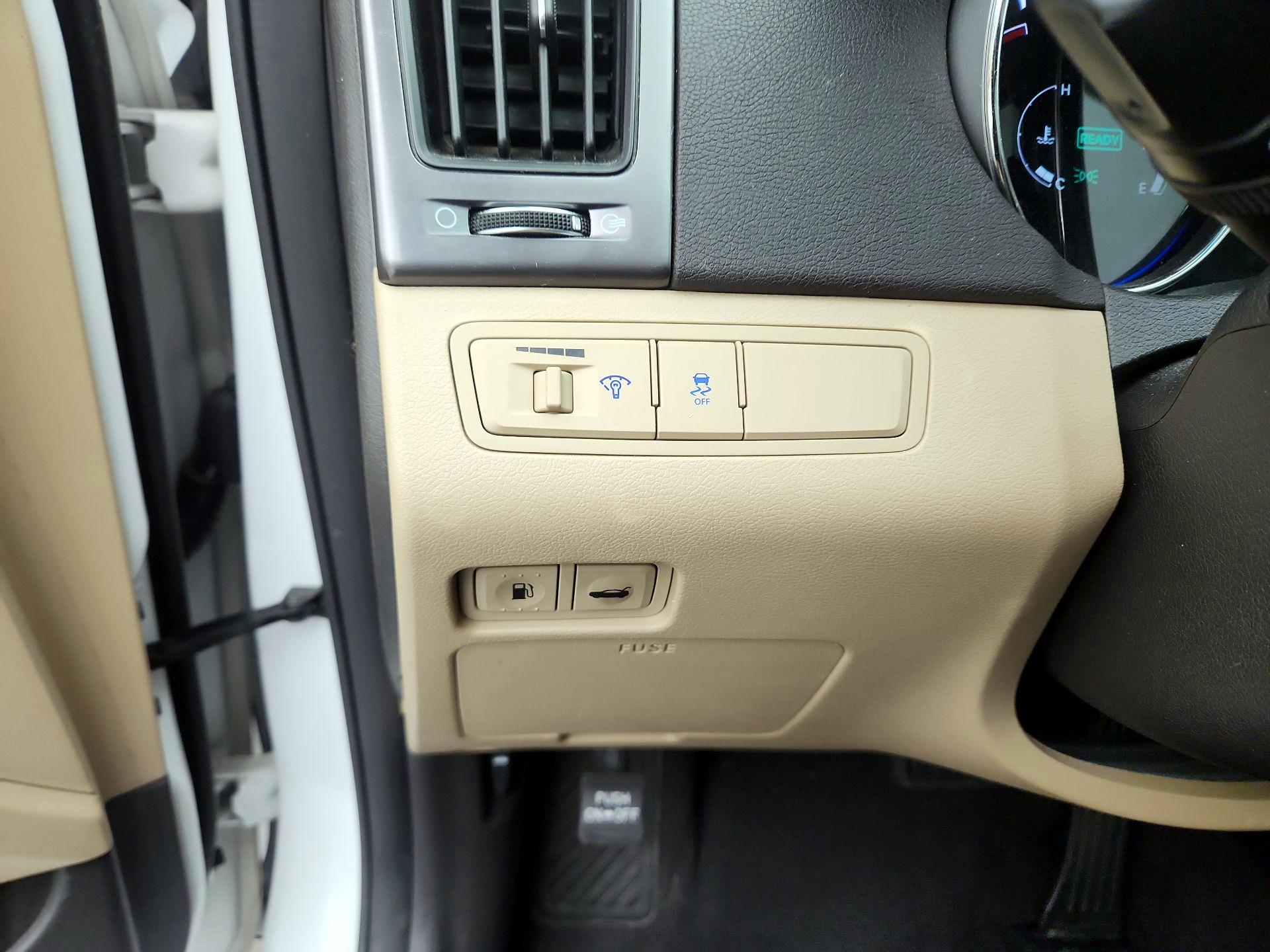 Thumbnail: 2015 Hyundai Sonata - 13