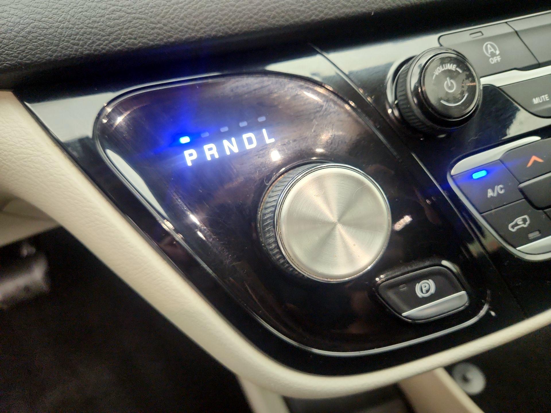 Thumbnail: 2018 Chrysler Pacifica - 17