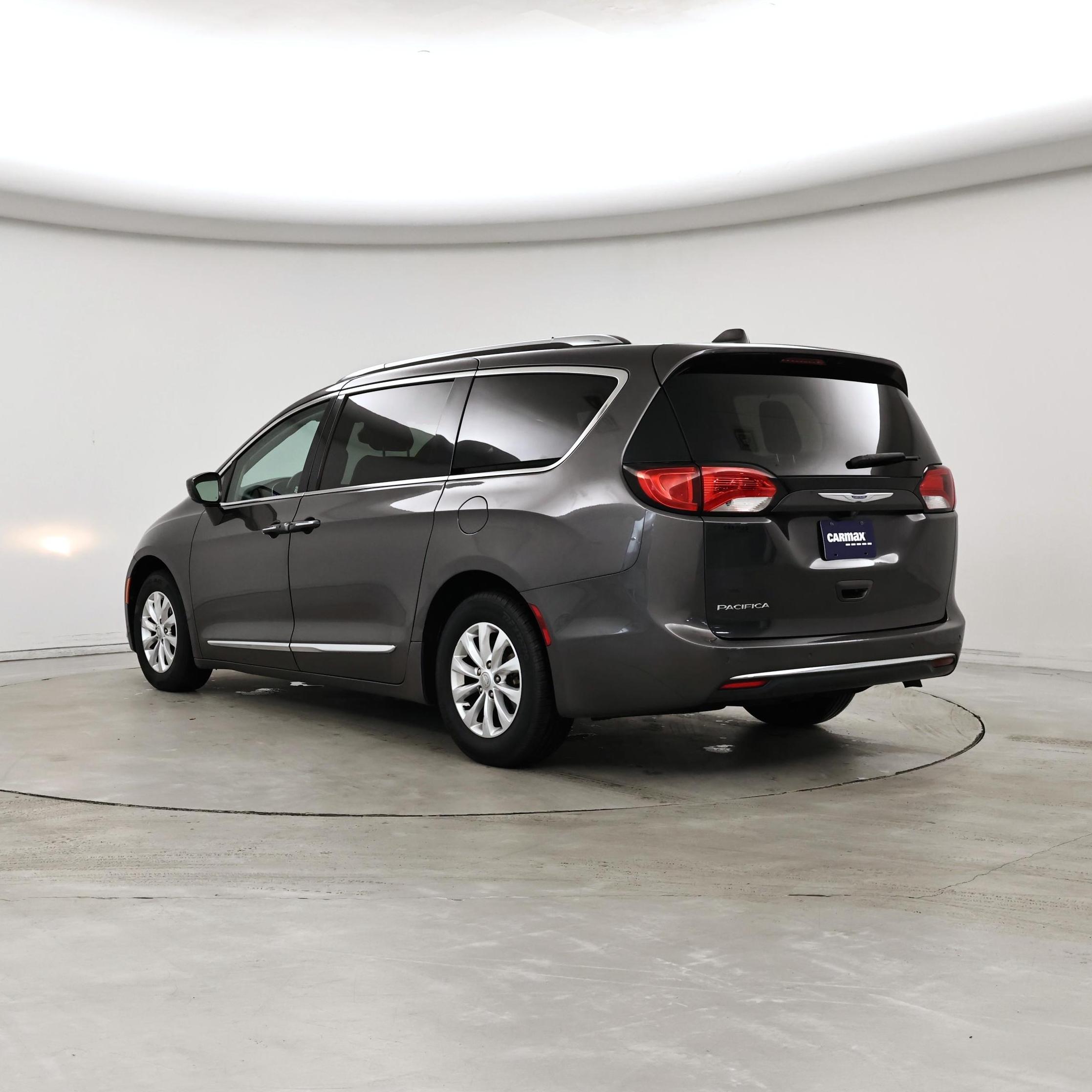 Thumbnail: 2018 Chrysler Pacifica - 2