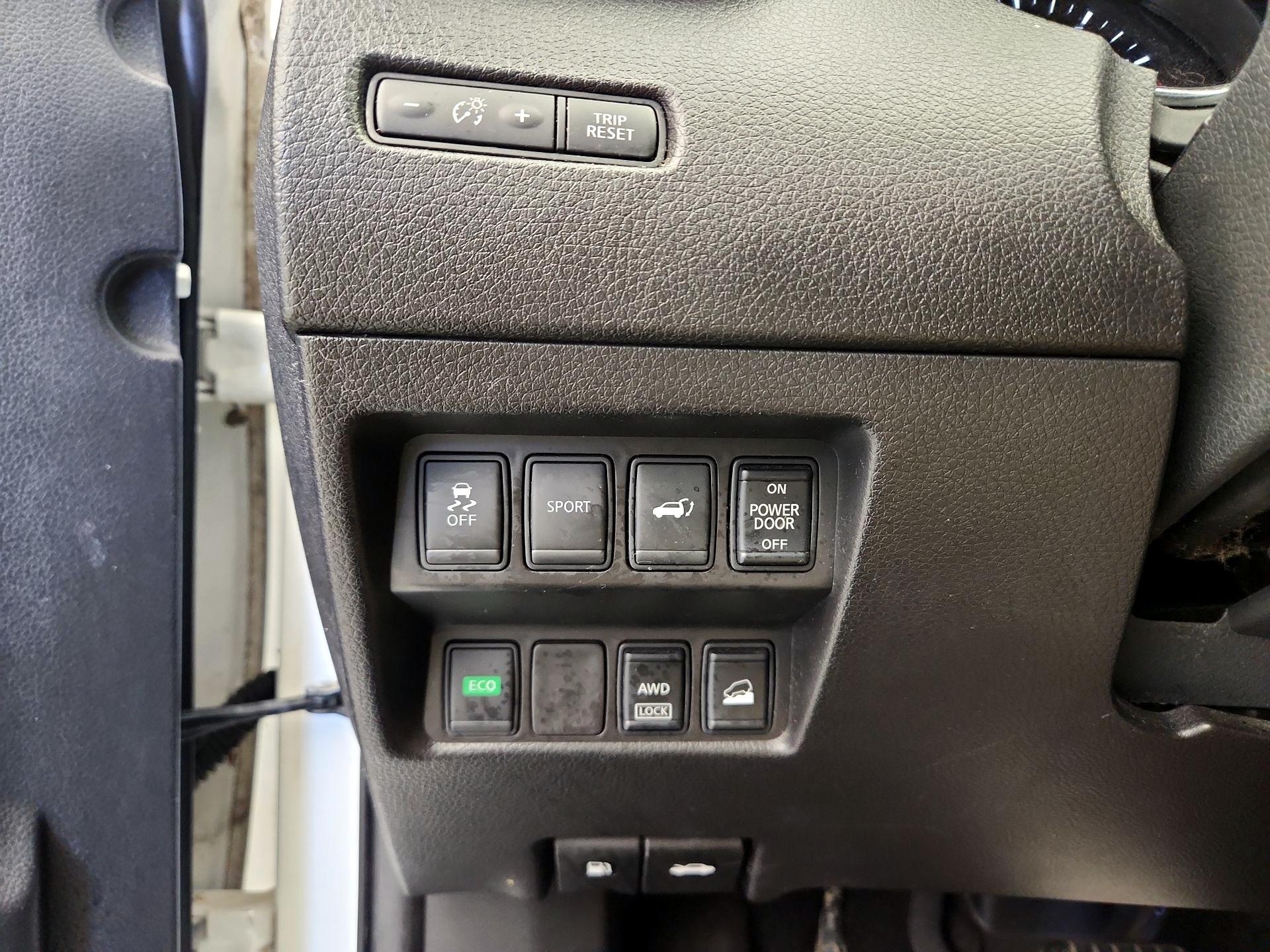 Thumbnail: 2015 Nissan Rogue - 13