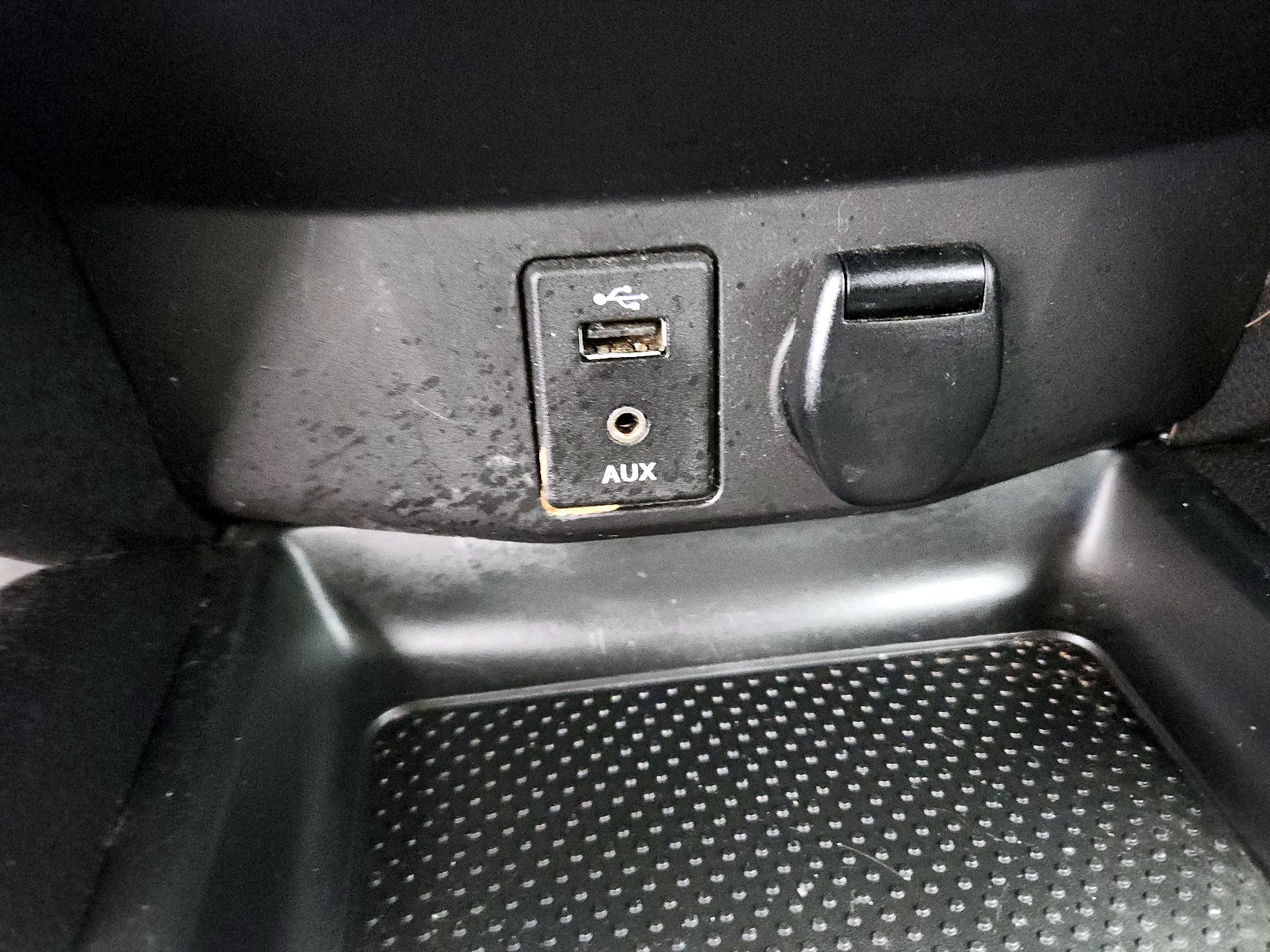 Thumbnail: 2015 Nissan Rogue - 19