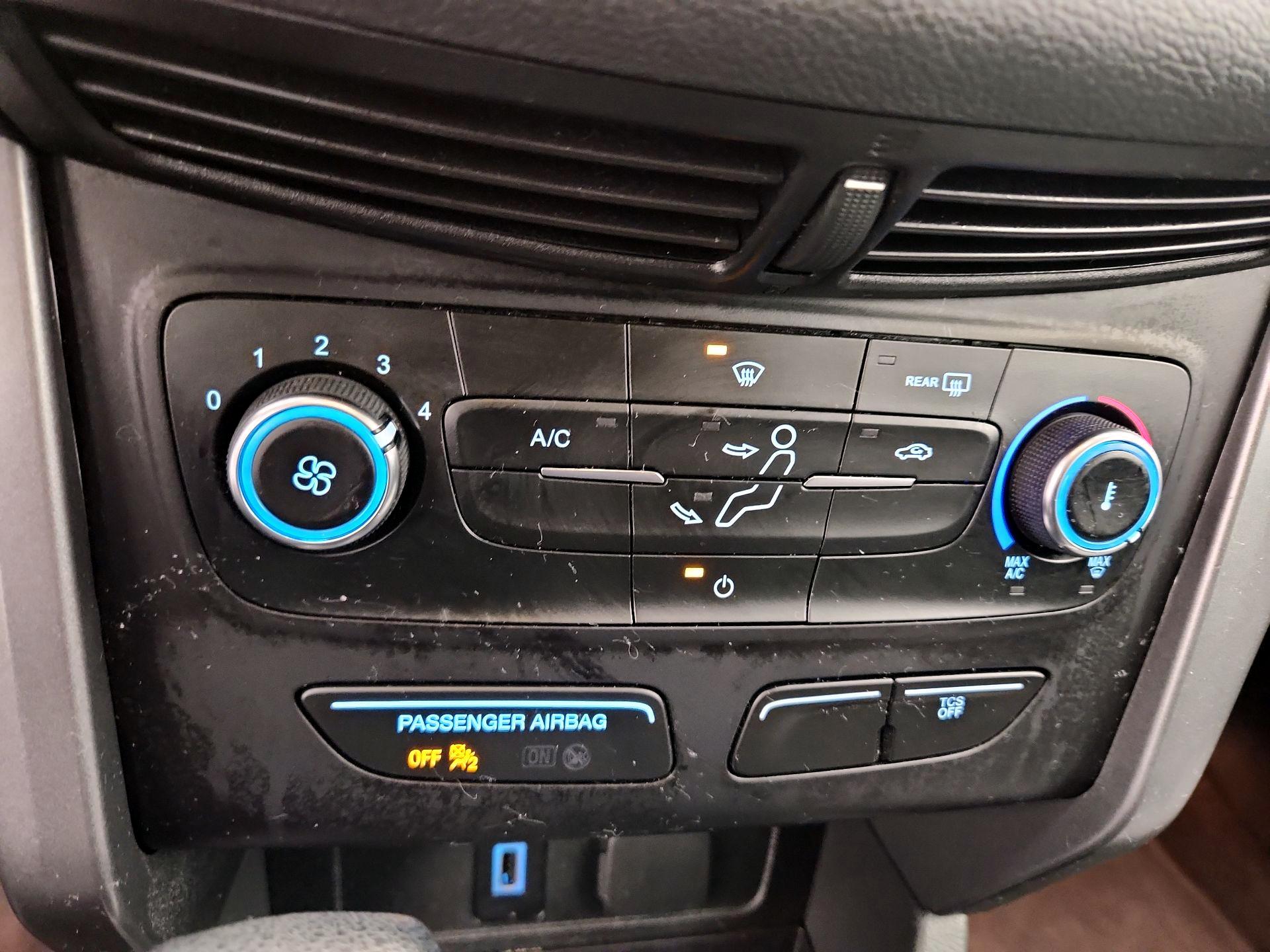 Thumbnail: 2017 Ford Escape - 16