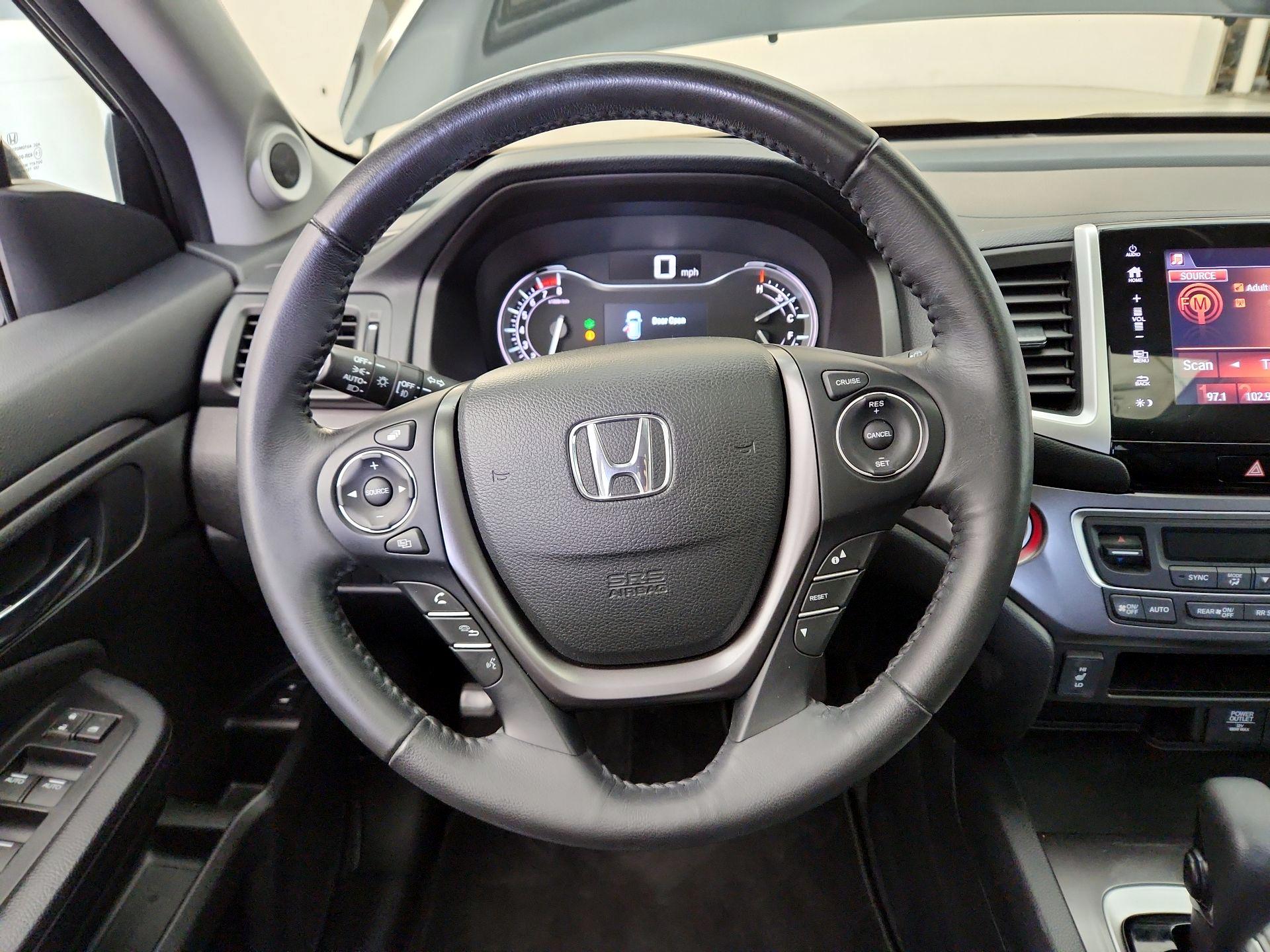 Thumbnail: 2018 Honda Pilot - 10