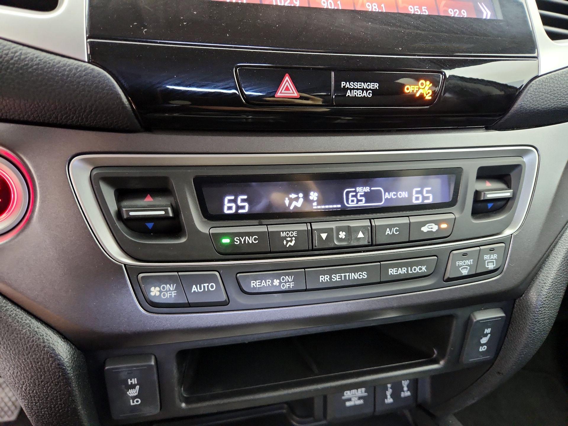 Thumbnail: 2018 Honda Pilot - 16