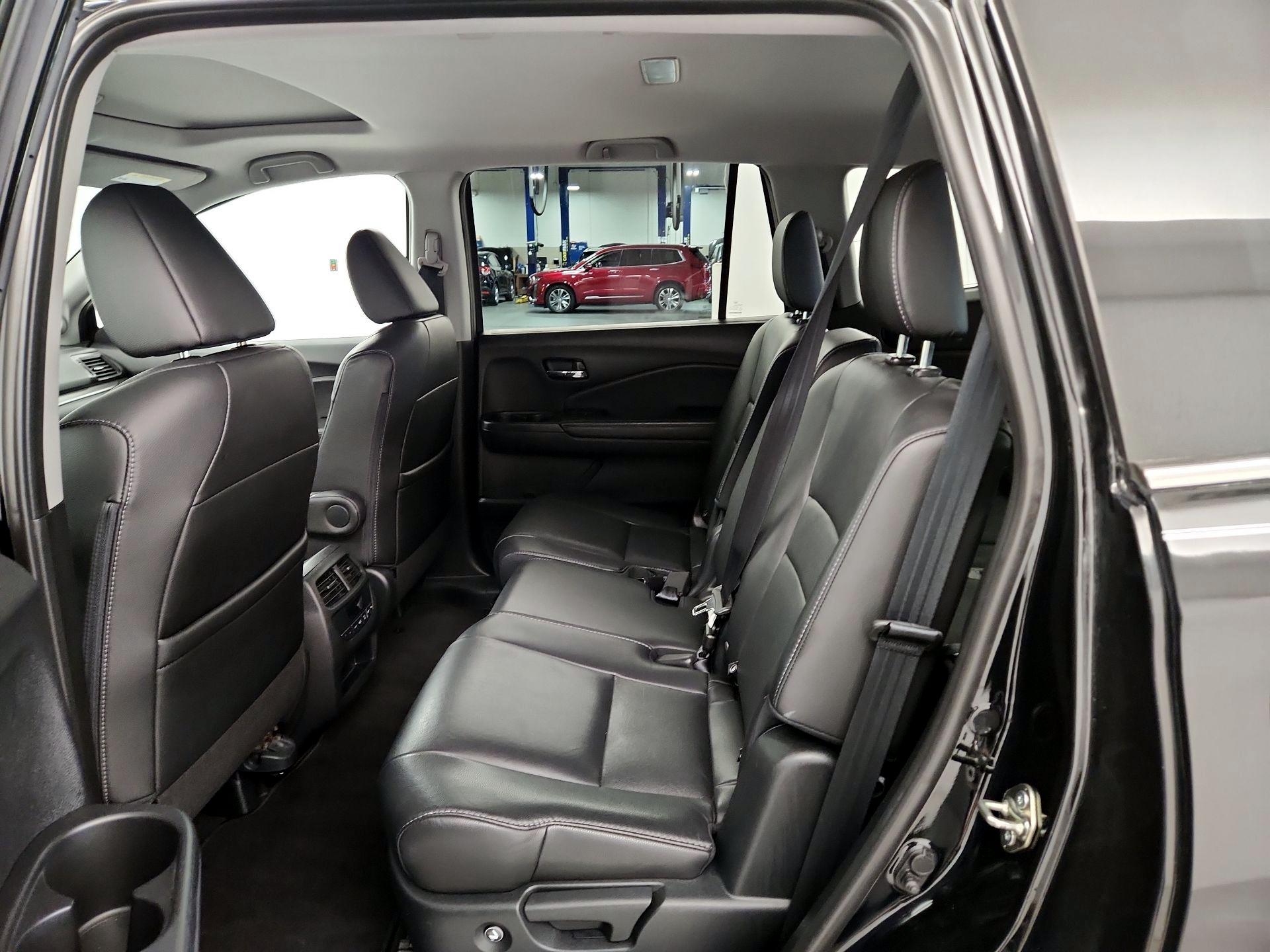 Thumbnail: 2018 Honda Pilot - 20