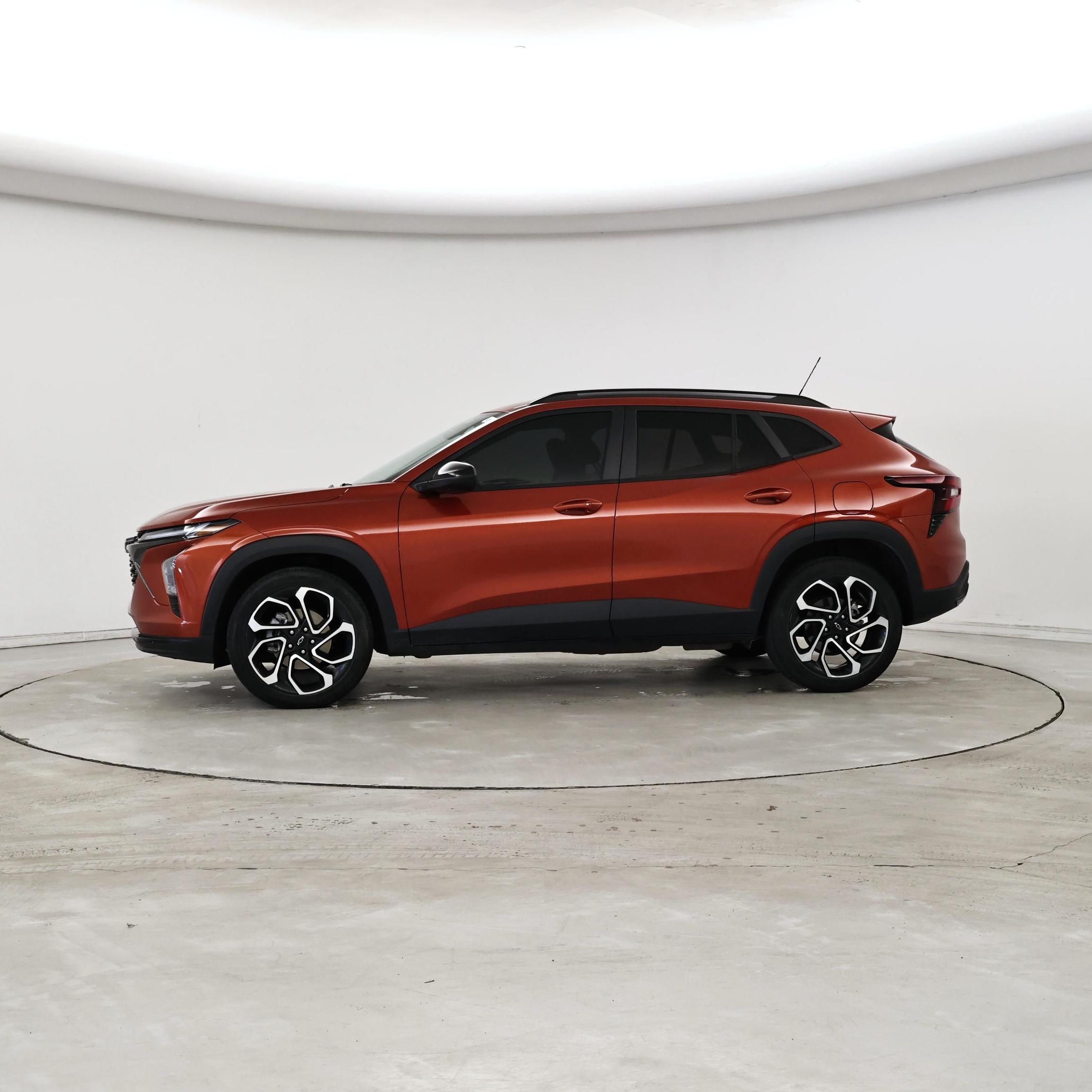 Thumbnail: 2024 Chevrolet Trax - 3