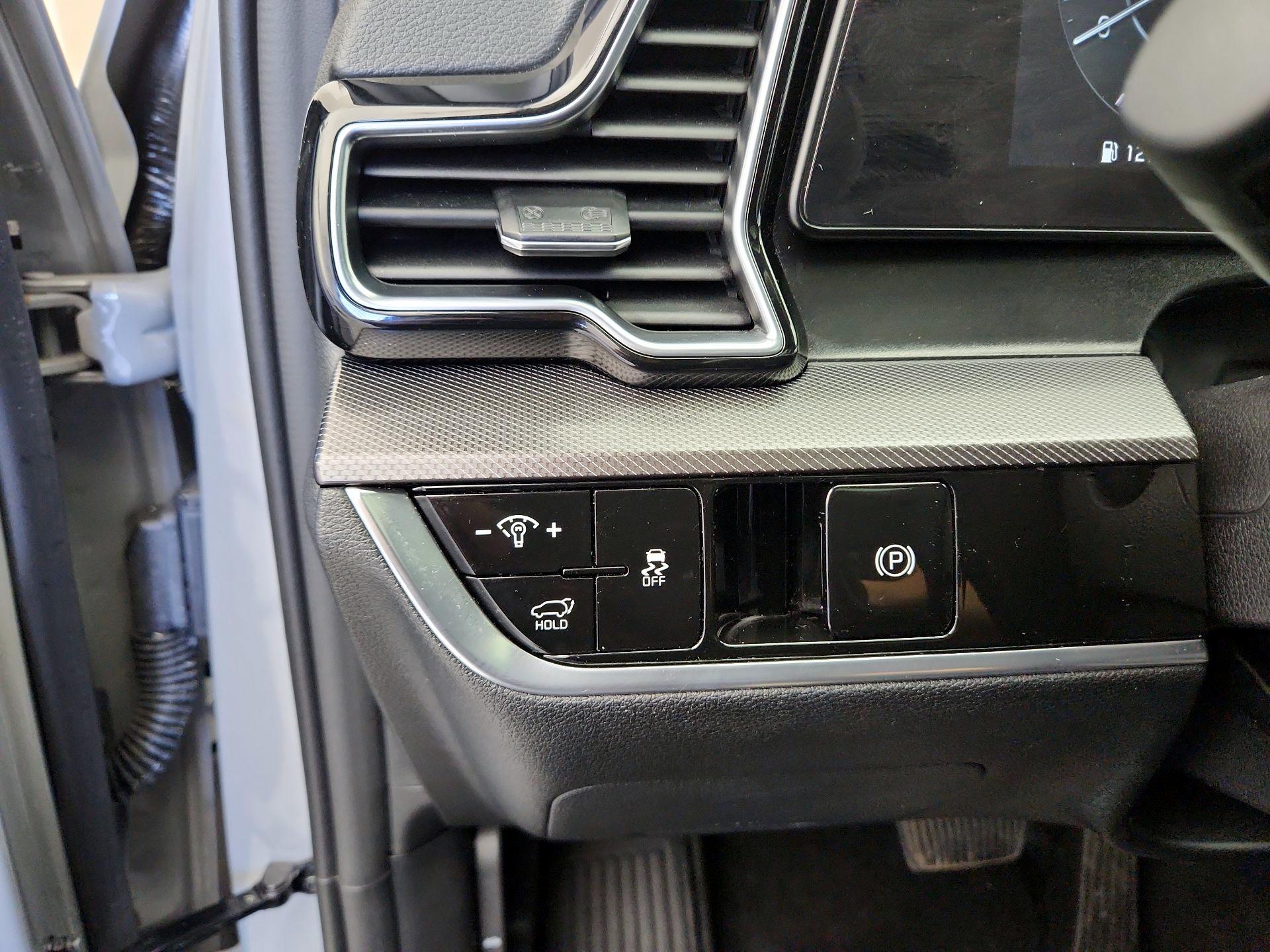 Thumbnail: 2025 Kia Sportage - 13