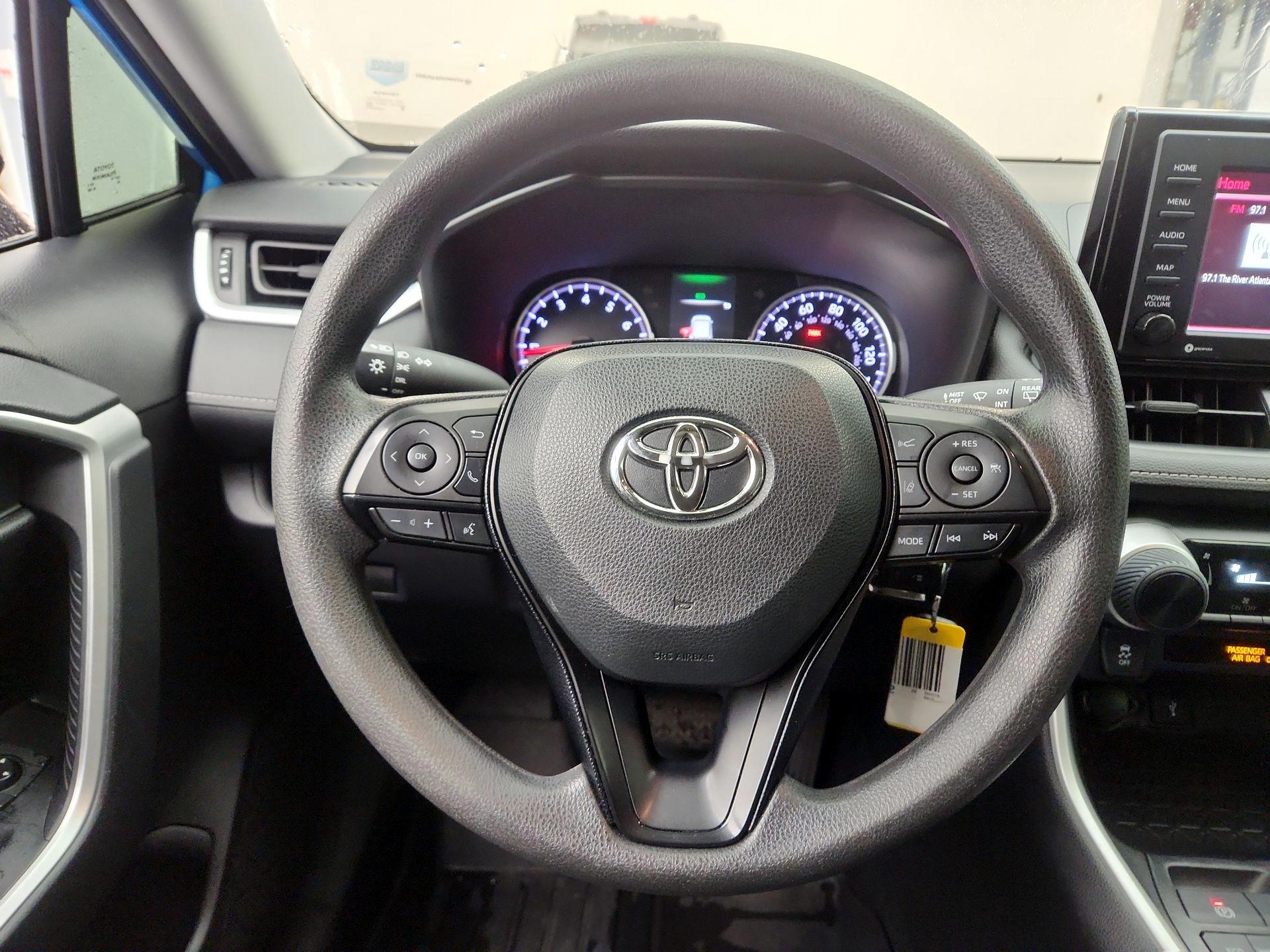 Thumbnail: 2020 Toyota RAV4 - 10