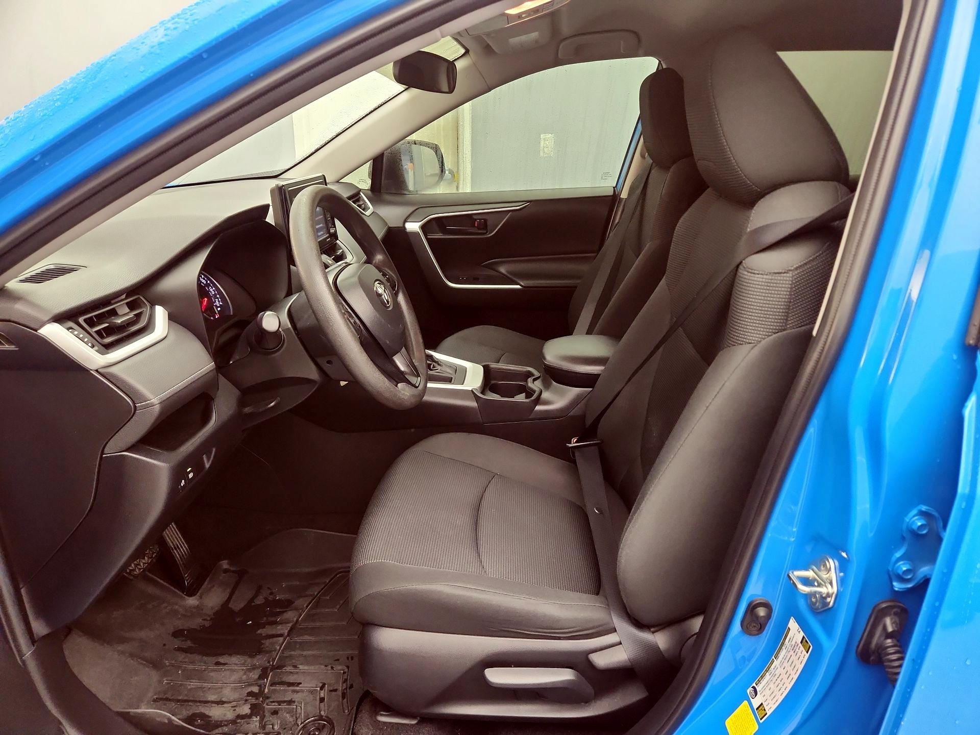 Thumbnail: 2020 Toyota RAV4 - 11