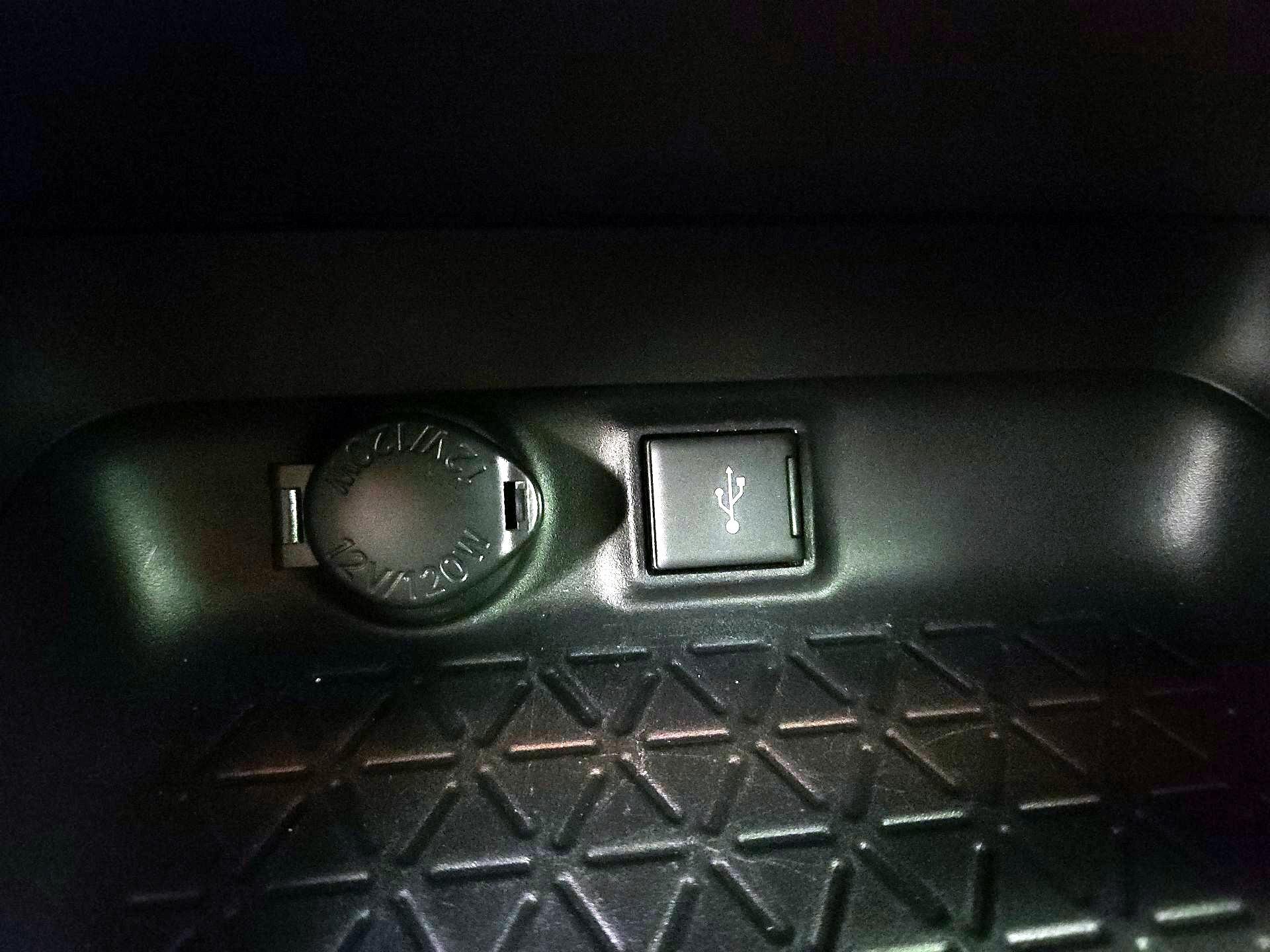 Thumbnail: 2020 Toyota RAV4 - 18