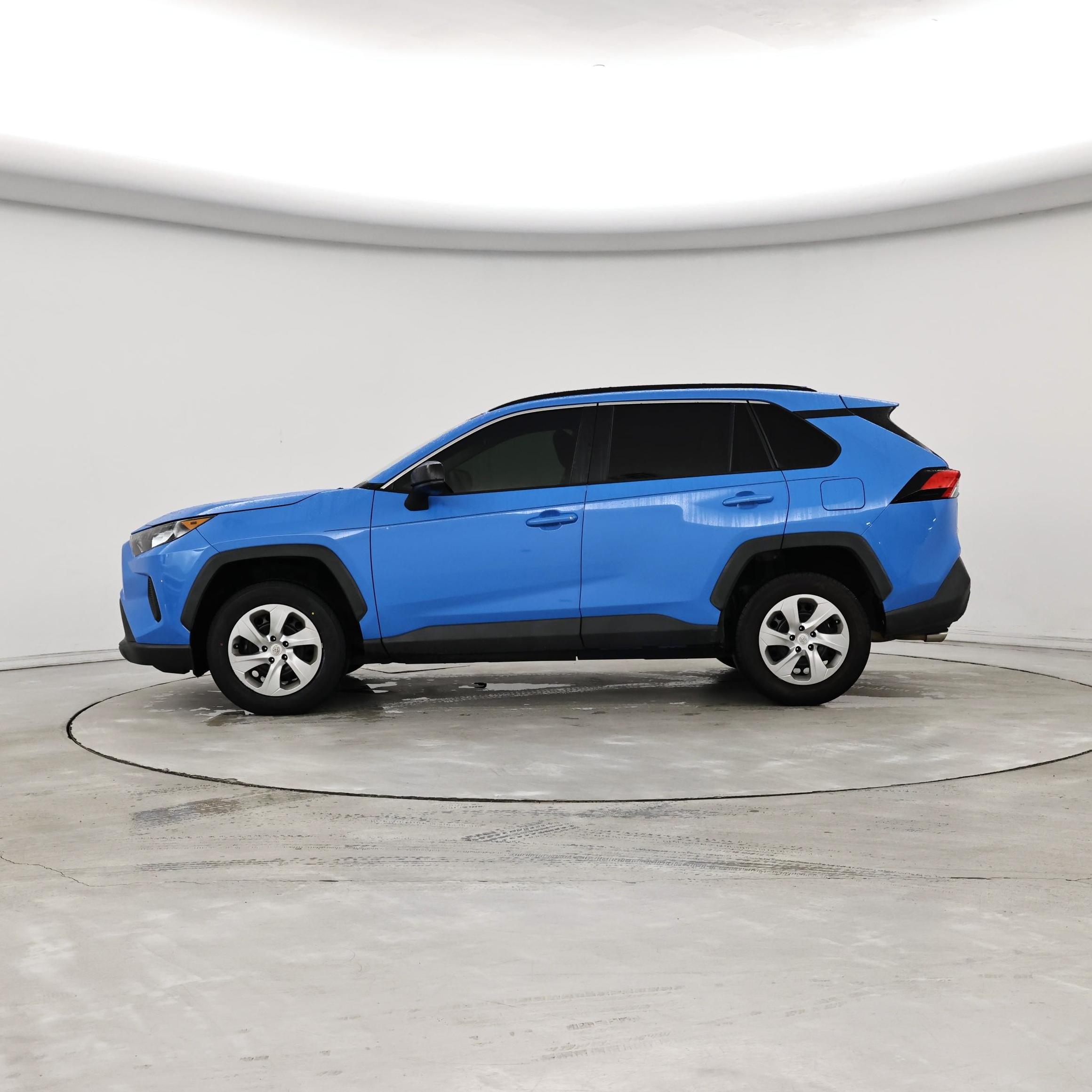 Thumbnail: 2020 Toyota RAV4 - 3