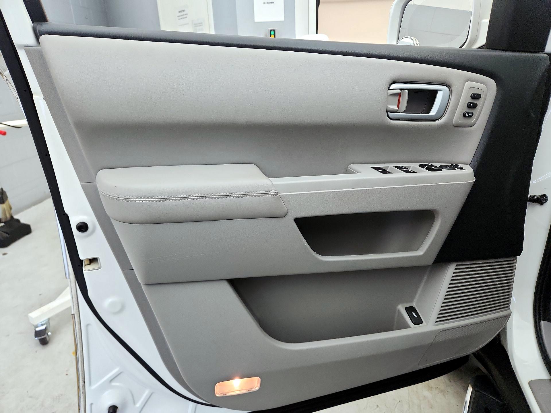 Thumbnail: 2015 Honda Pilot - 12