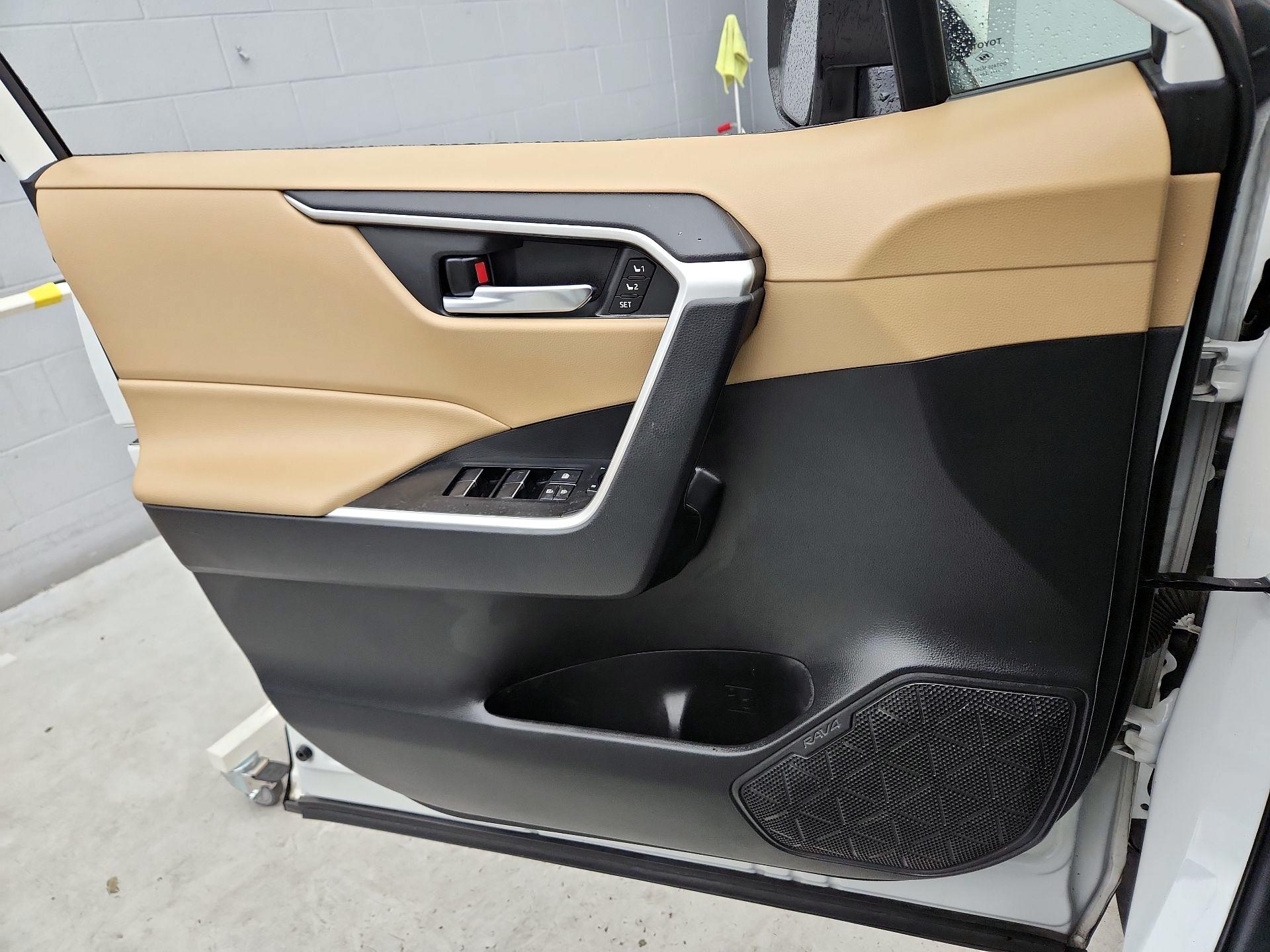 Thumbnail: 2021 Toyota RAV4 - 12