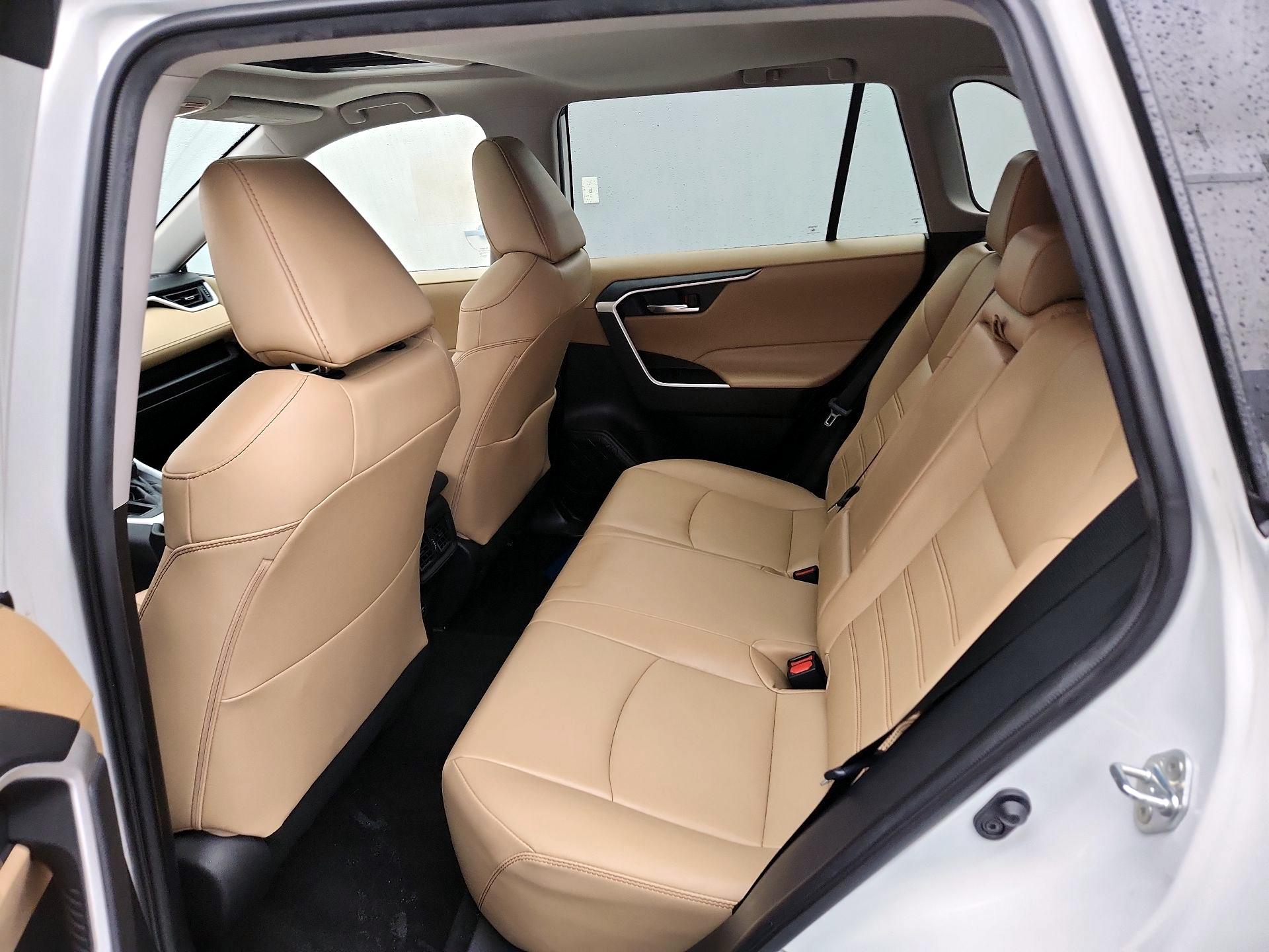 Thumbnail: 2021 Toyota RAV4 - 20