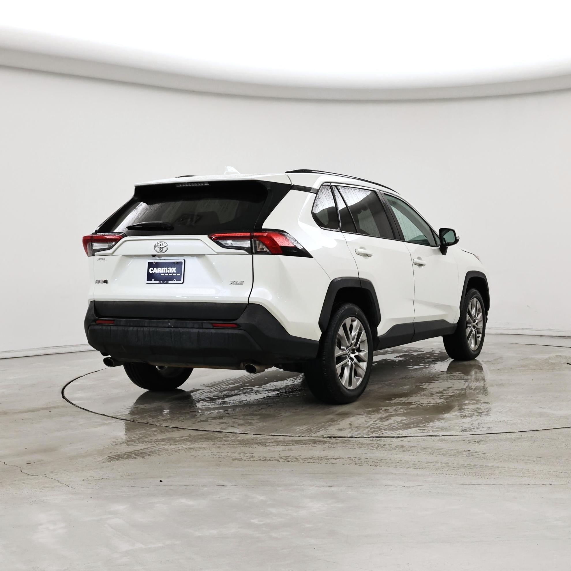 Thumbnail: 2021 Toyota RAV4 - 8