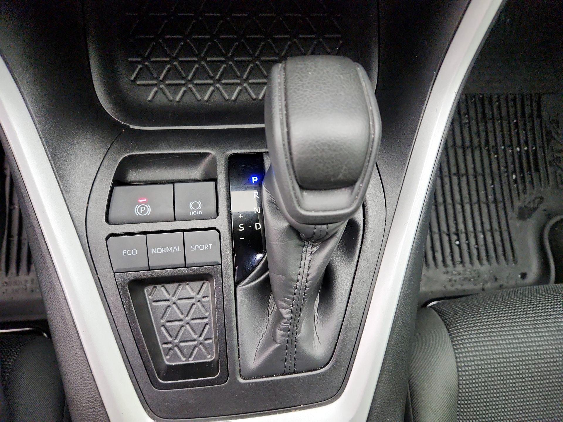 Thumbnail: 2024 Toyota RAV4 - 17