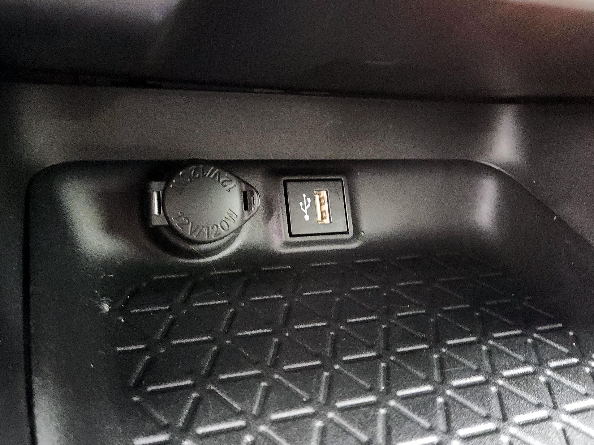 Thumbnail: 2024 Toyota RAV4 - 18